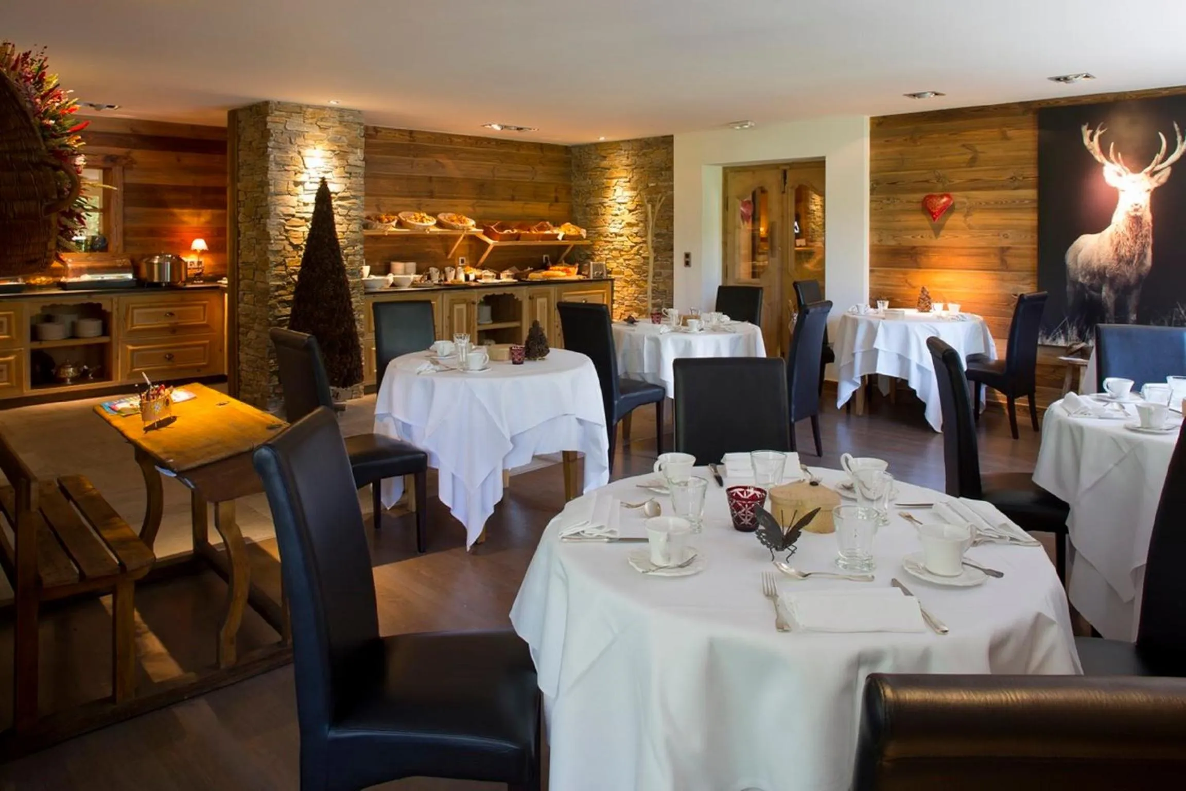 Restaurant/places to eat in Chalet-Hôtel Hermitage