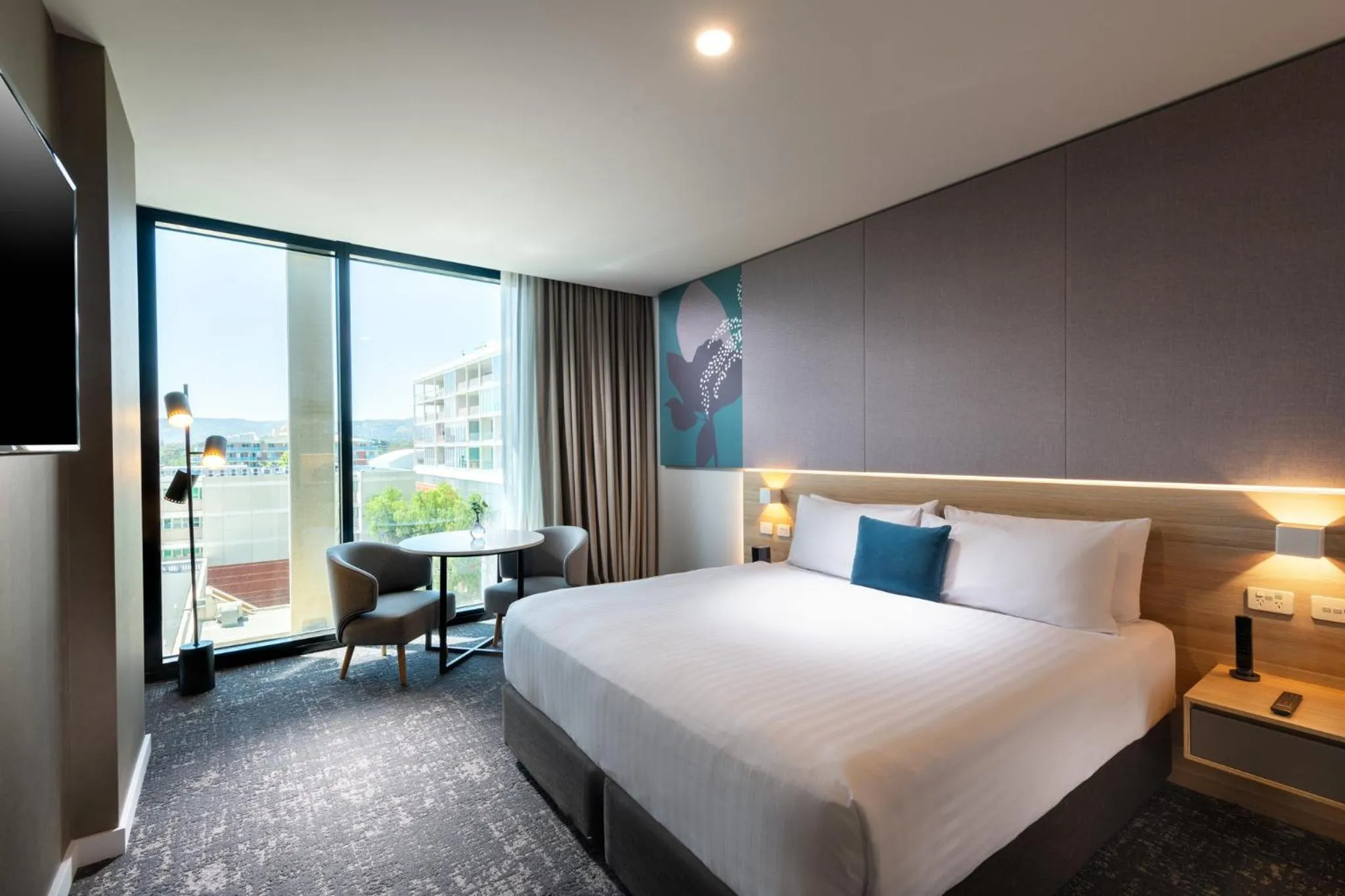 Photo of the whole room, Bed in Crowne Plaza Adelaide by IHG