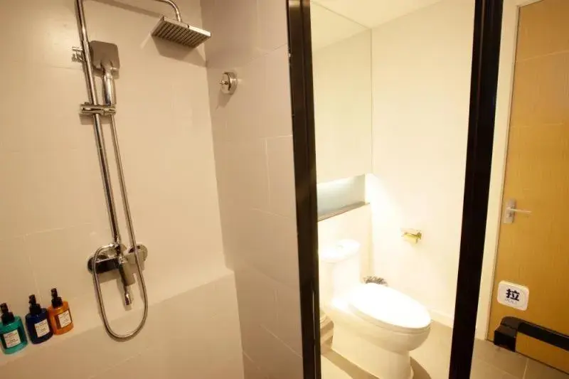 Standard King Room with Extra Floor Space in Holiday Inn Express Linyi West, an IHG Hotel Standard King Room with Extra Floor Space in Holiday Inn Express Linyi West, an IHG Hotel