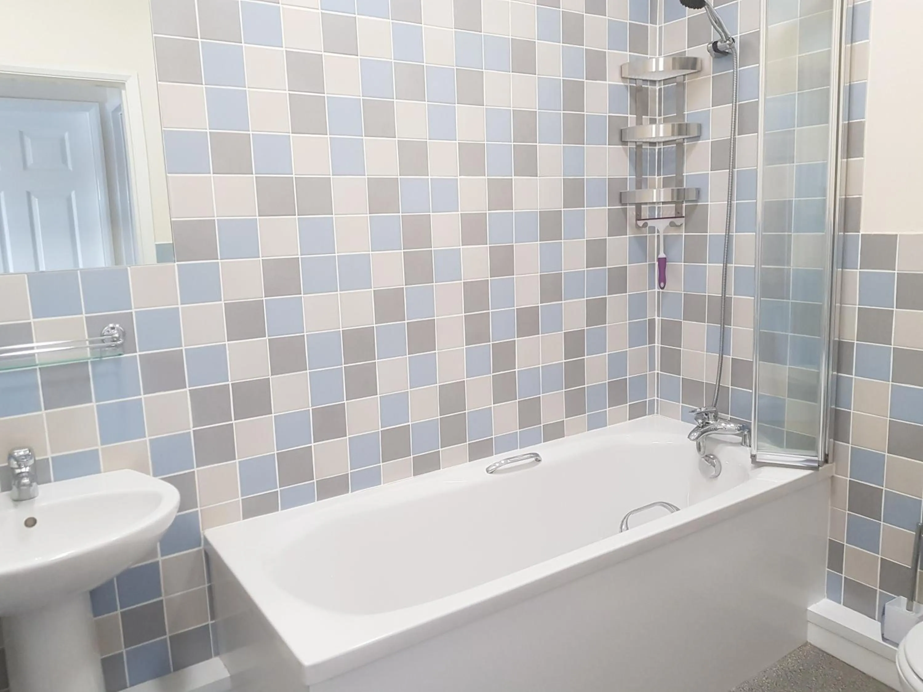 Bathroom in Saltburn Holidays 4 Park View