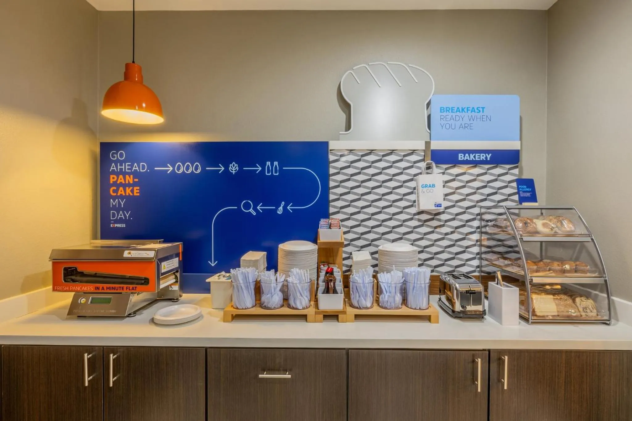 Restaurant/places to eat in Holiday Inn Express & Suites Lindale - Tyler by IHG