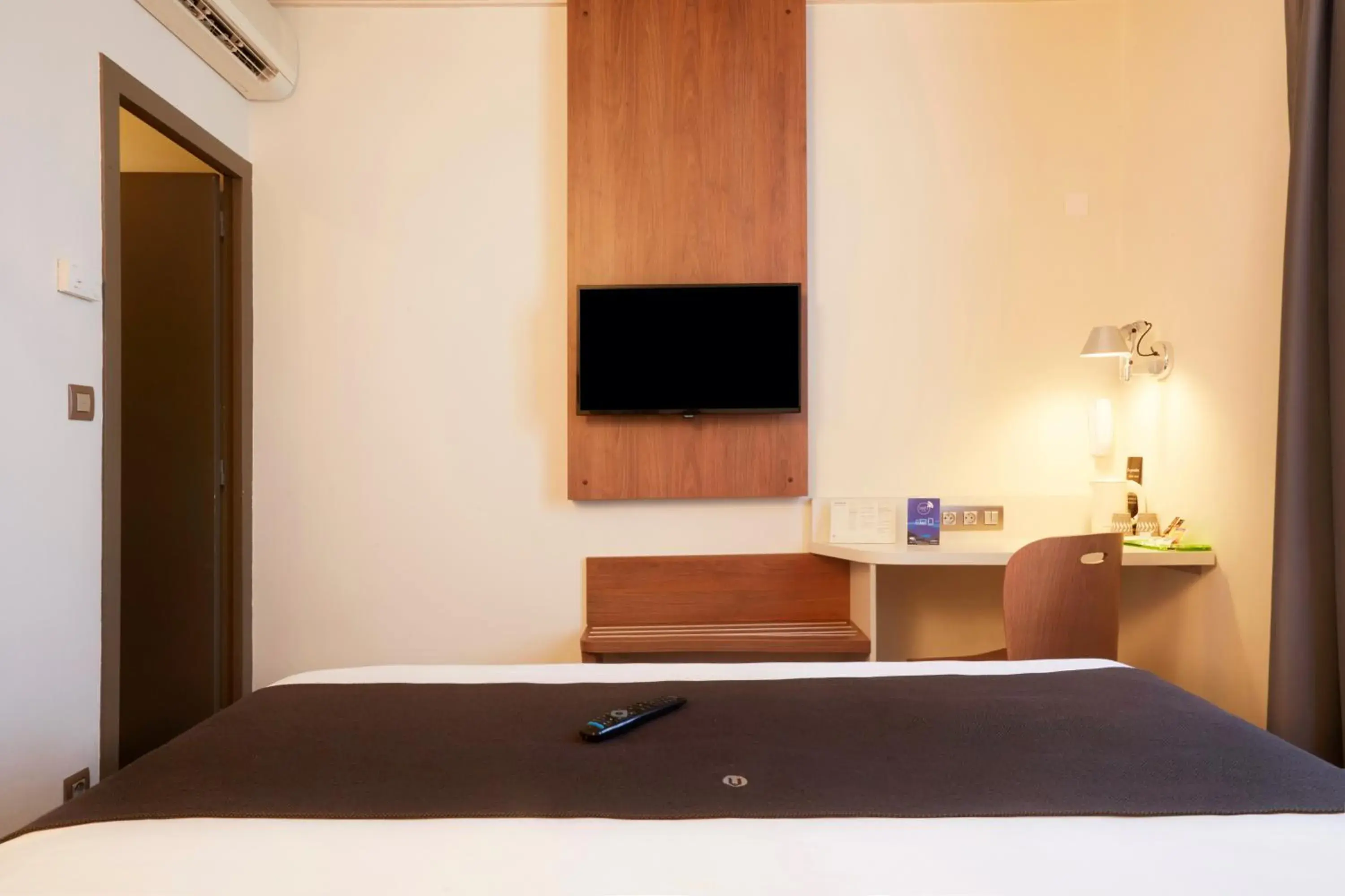 Next Generation Double Room (1 double bed) in Campanile Orléans Centre Gare Next Generation Double Room (1 double bed) in Campanile Orléans Centre Gare