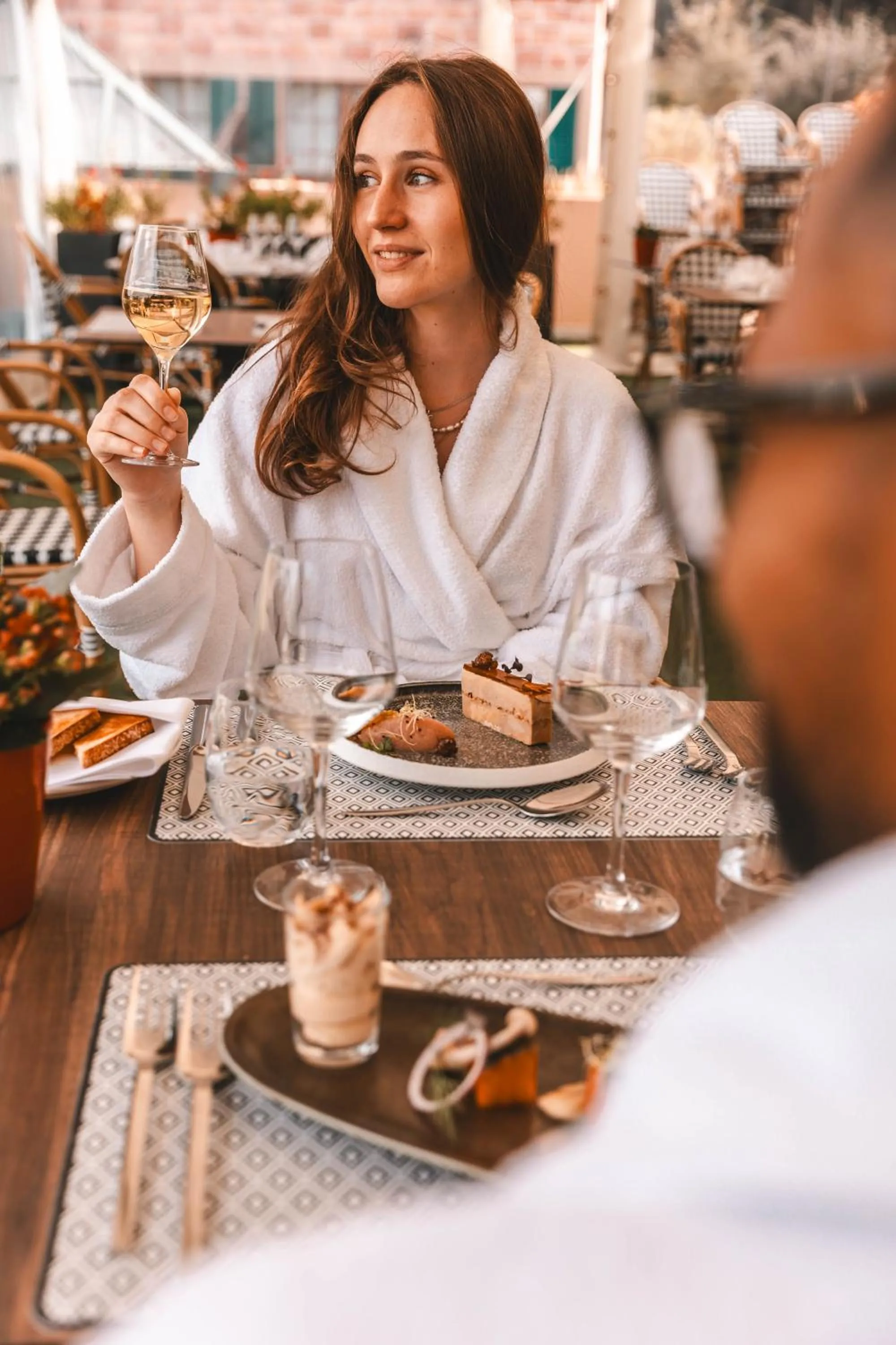 Restaurant/places to eat in Les Violettes Hotel & Spa