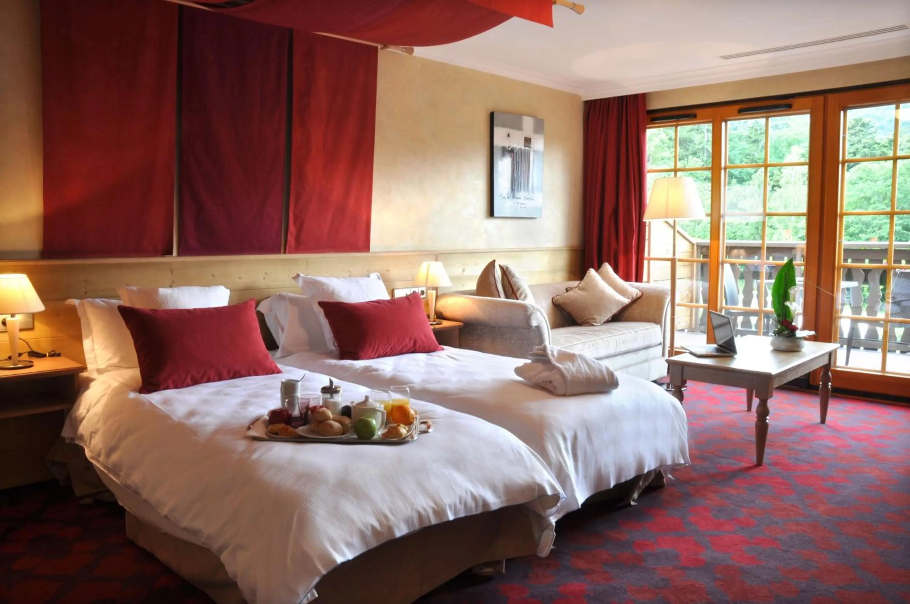 Bed in Les Violettes Hotel & Spa