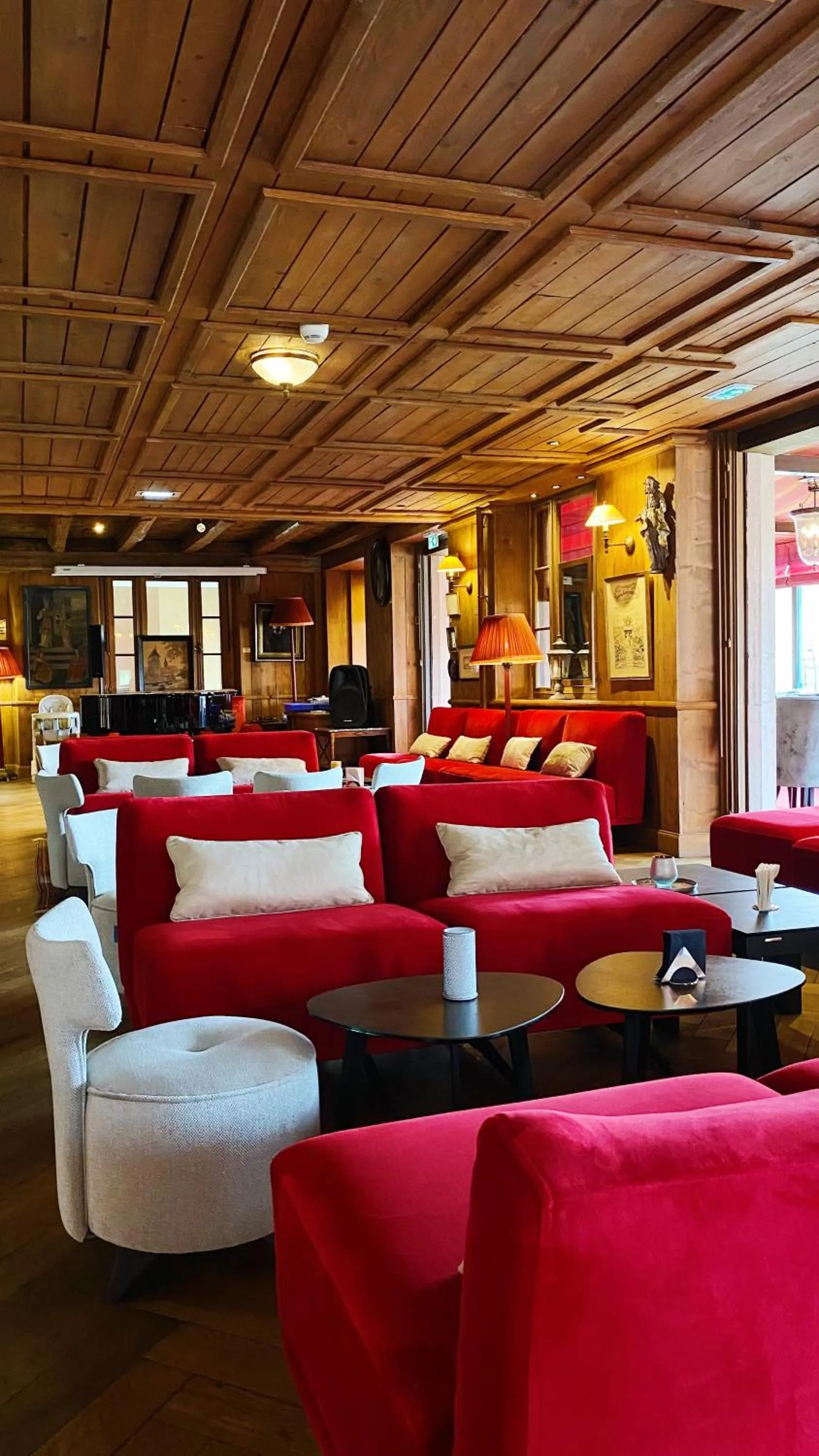 Lounge or bar in Les Violettes Hotel & Spa