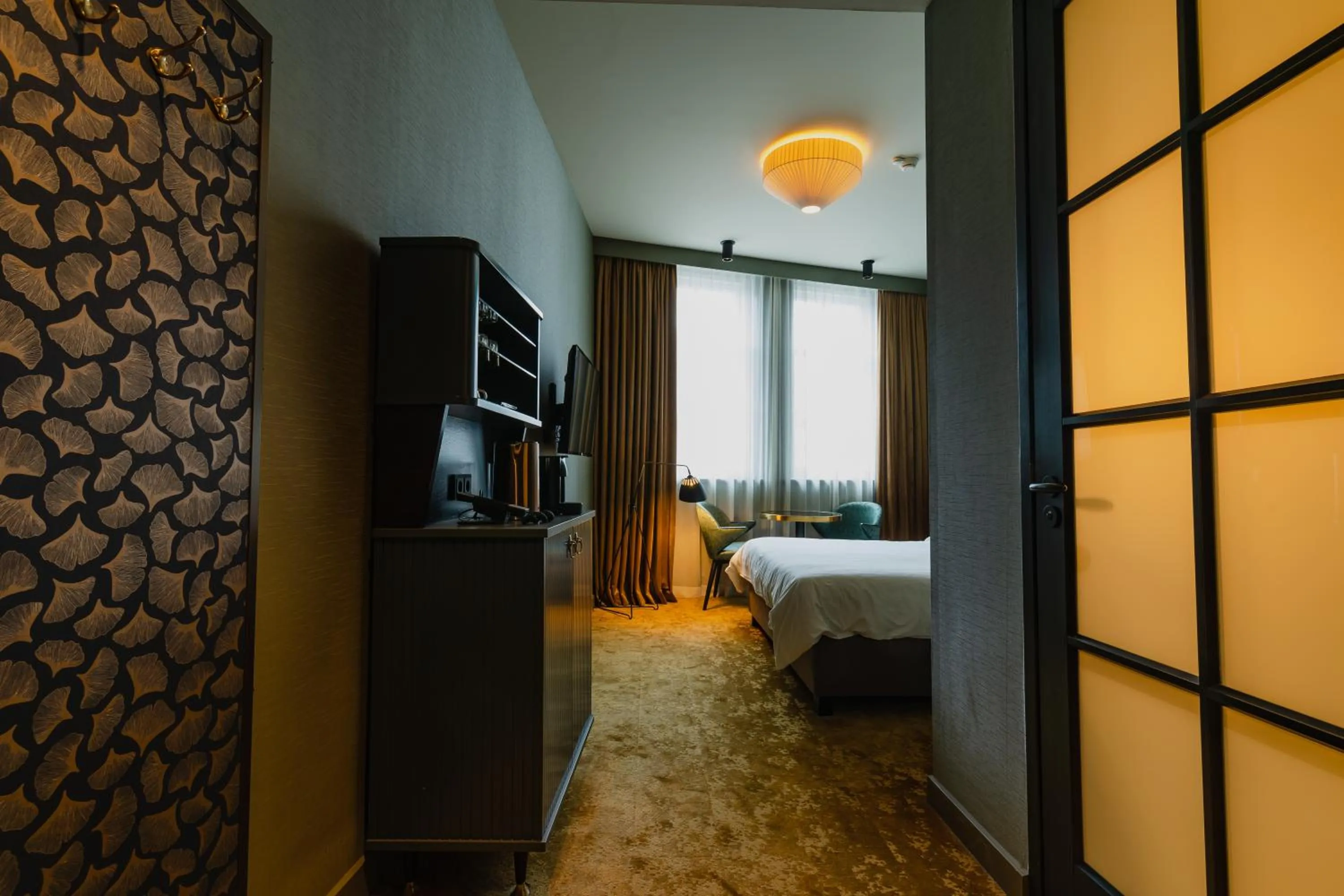 Coffee/tea facilities, Bed in Hotel Mai Amsterdam