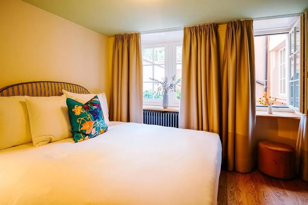 Bed in Luxury Residences by Widder Hotel