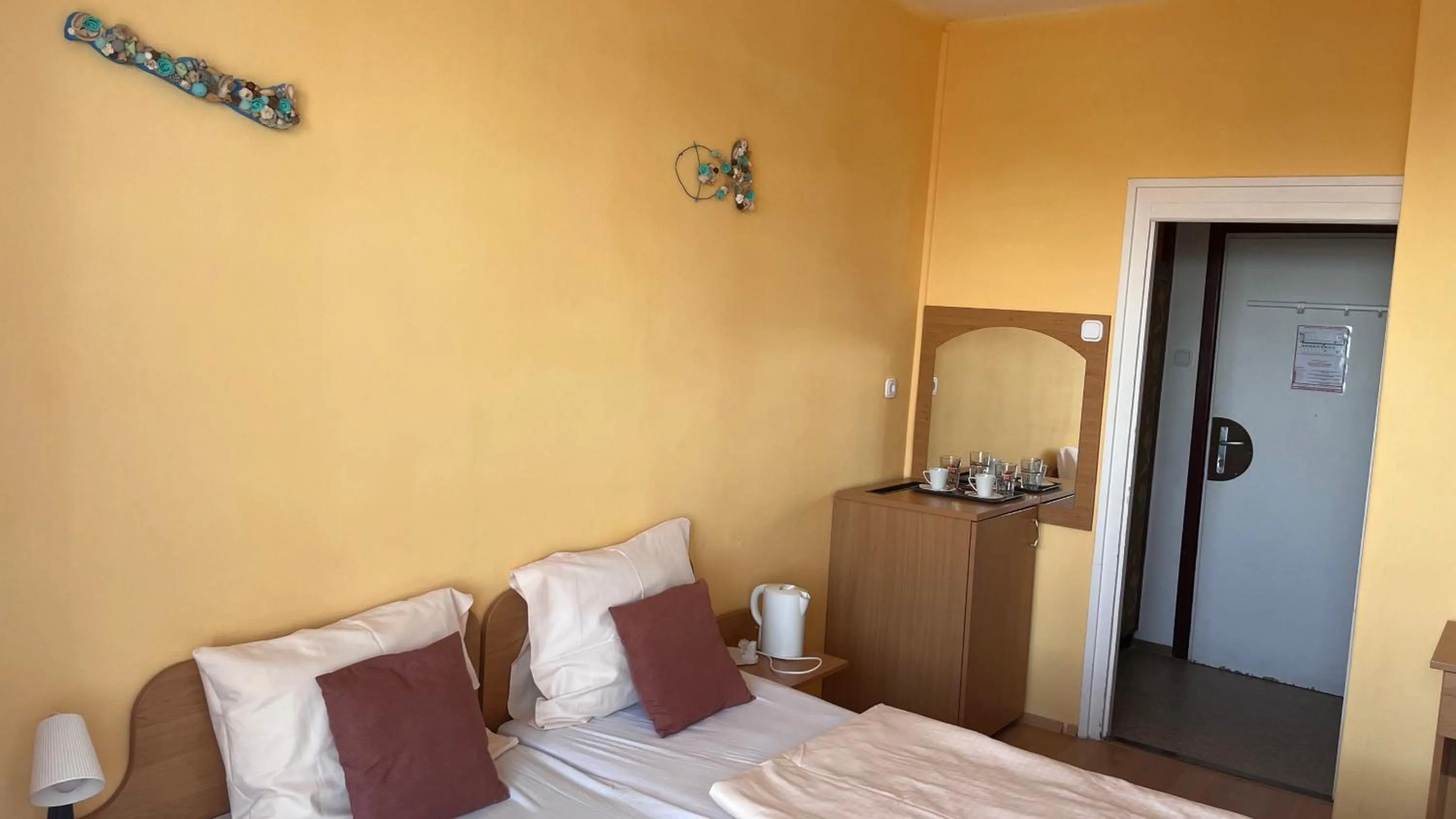 Manuela Ifjúsági Hotel