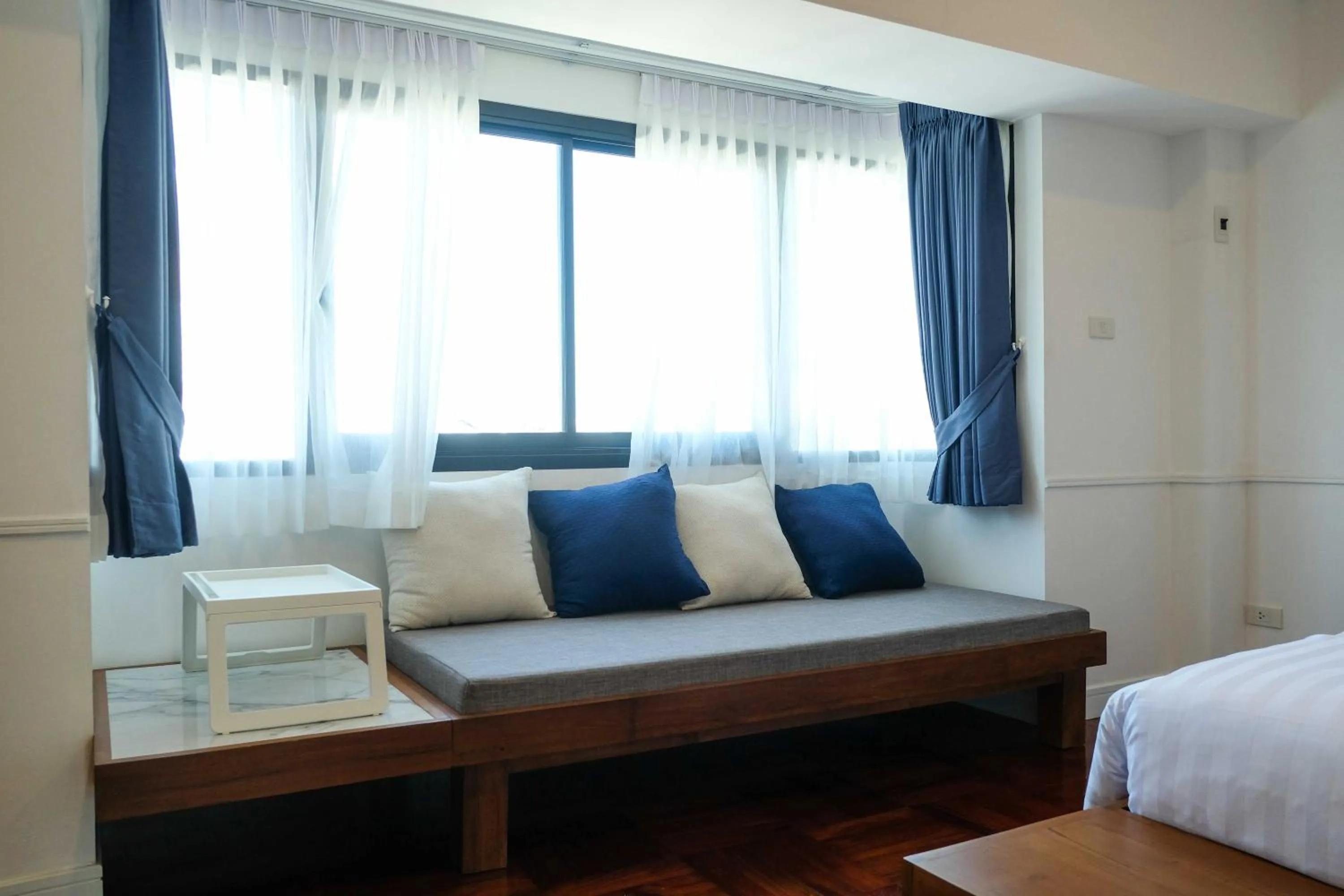 Seating area, Bed in The Chimes Chiangmai Old City