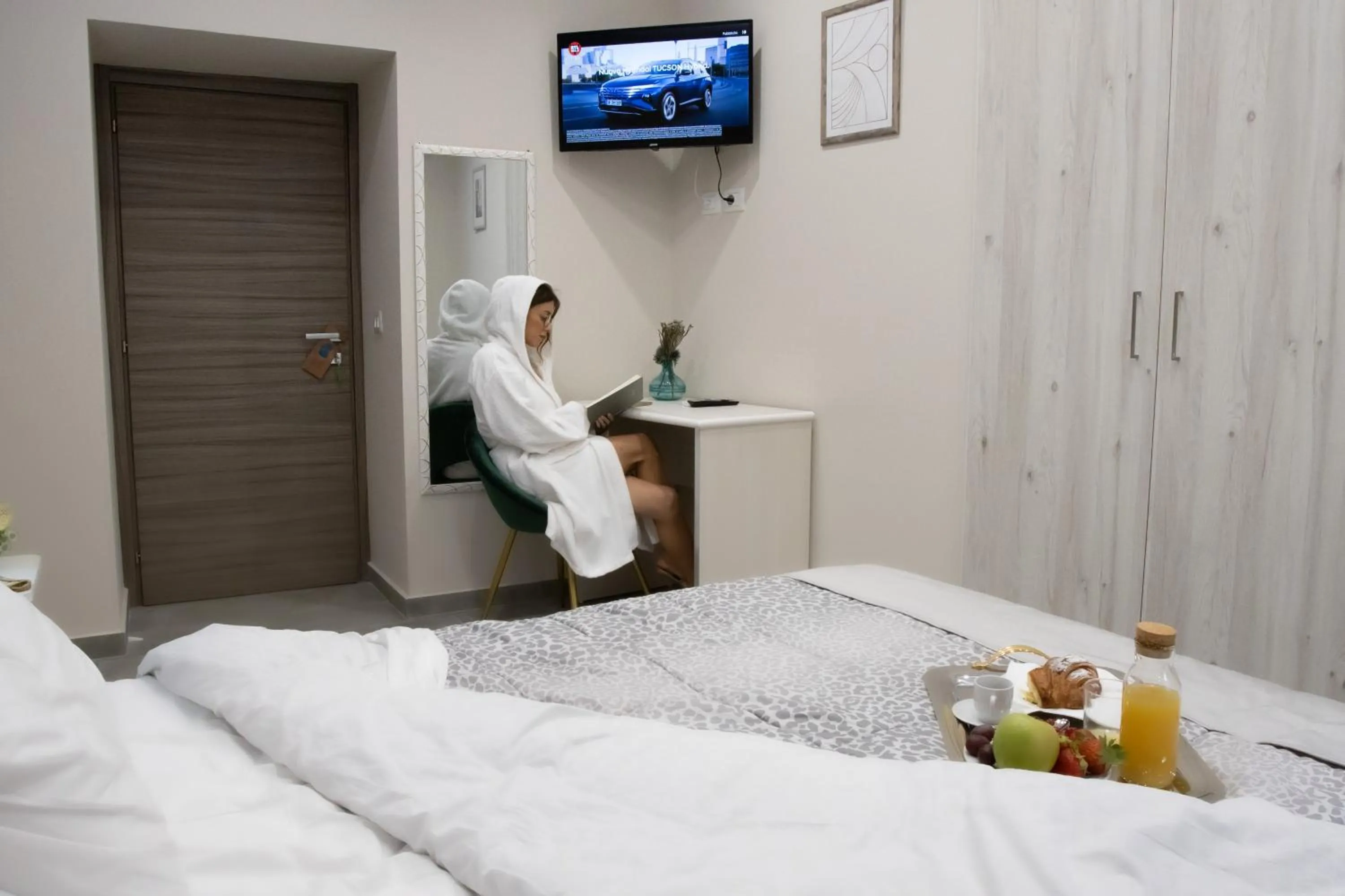 Bed in Le Mirage boutique II