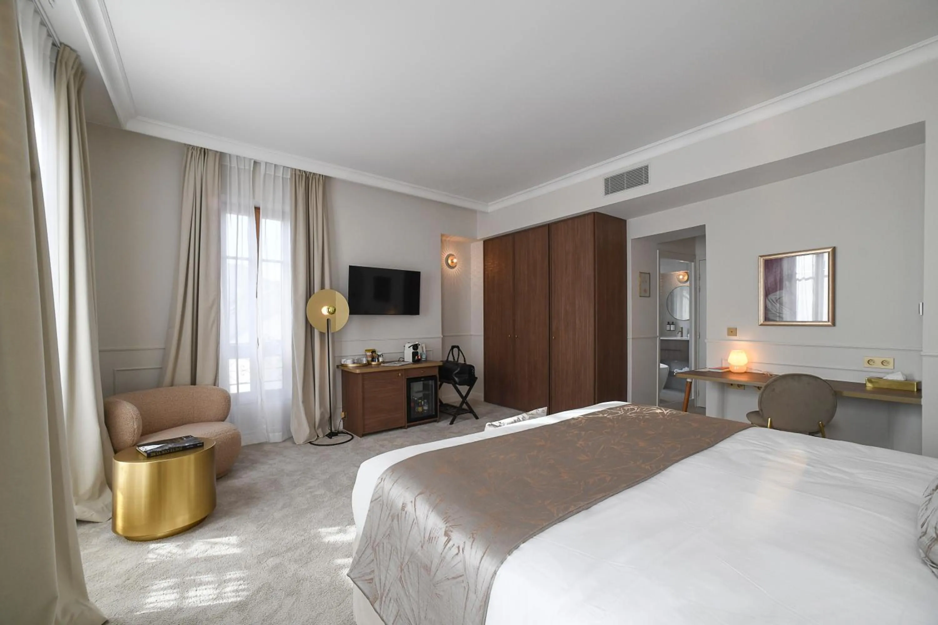 Photo of the whole room, Bed in Grand Hôtel Du Parc - Teritoria