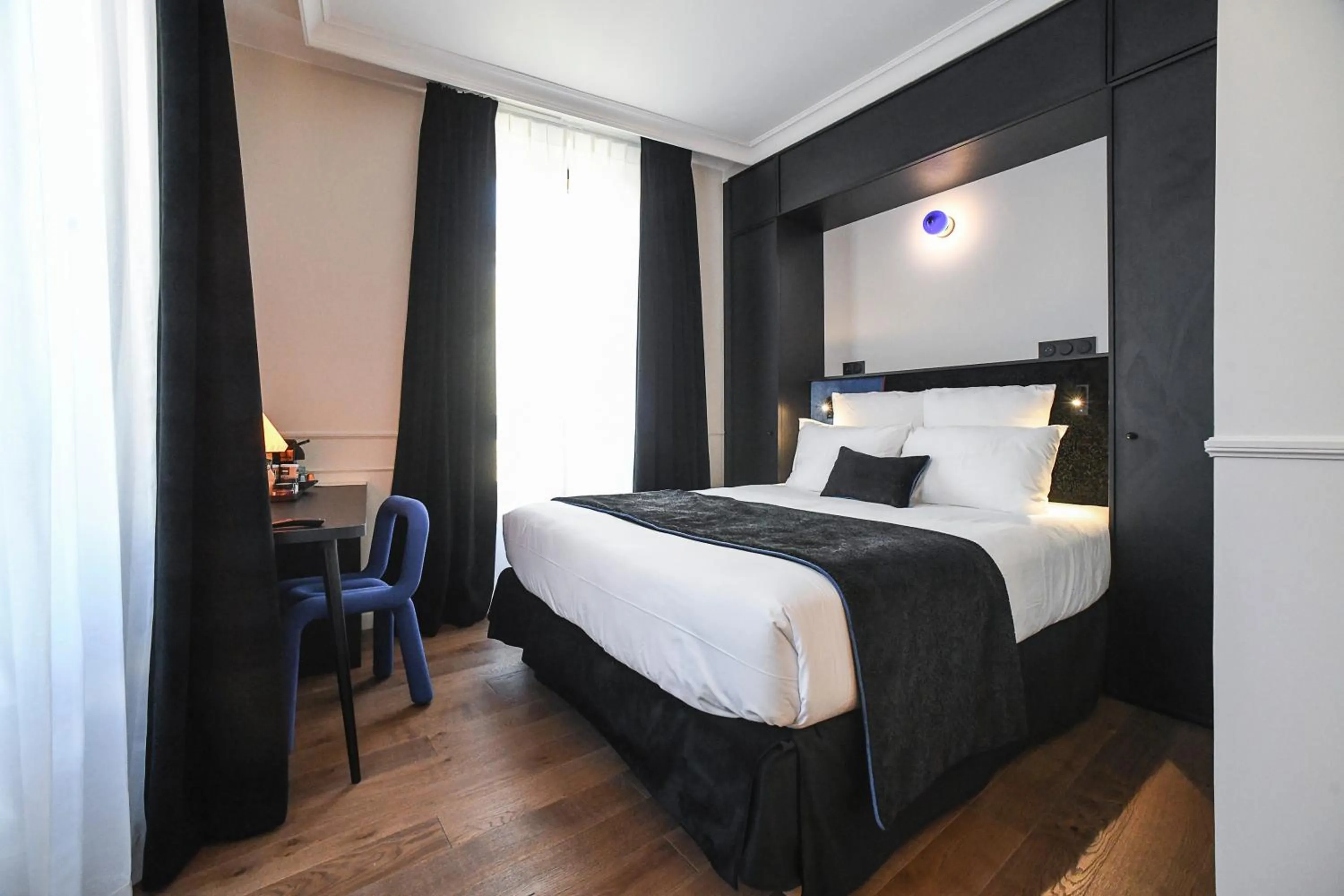 Bedroom, Bed in Grand Hôtel Du Parc - Teritoria