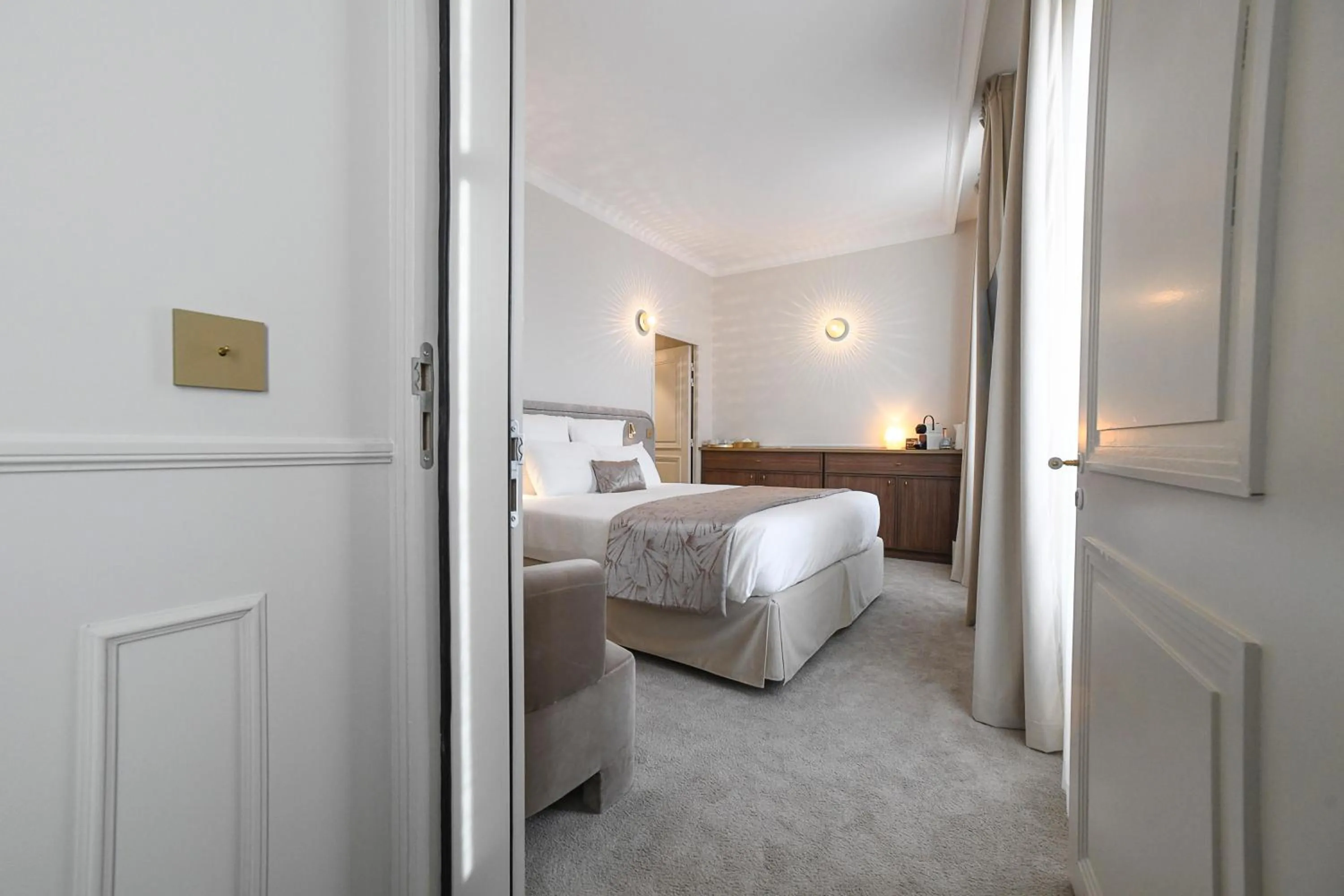 Bedroom, Bed in Grand Hôtel Du Parc - Teritoria