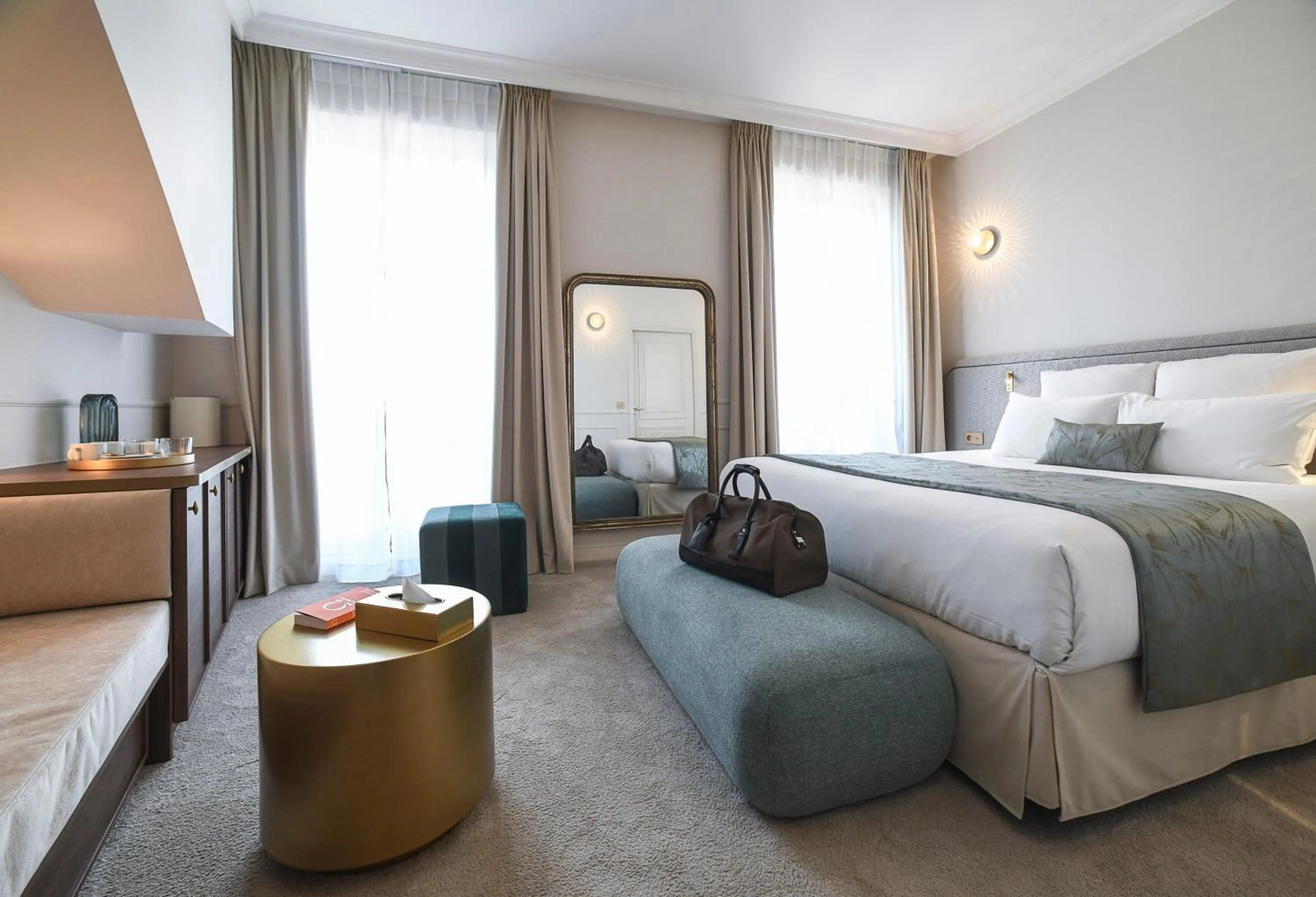 Bedroom, Bed in Grand Hôtel Du Parc - Teritoria