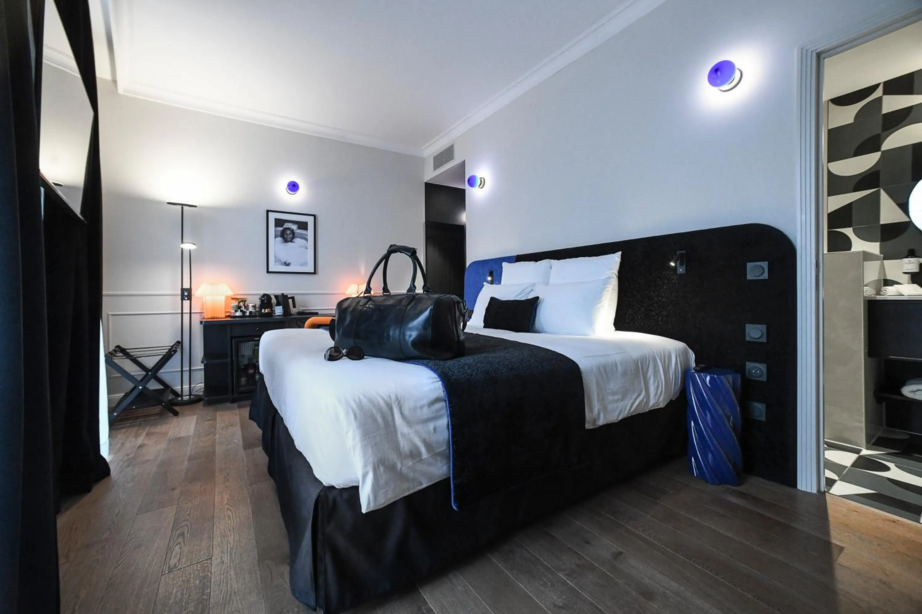 Bedroom, Bed in Grand Hôtel Du Parc - Teritoria