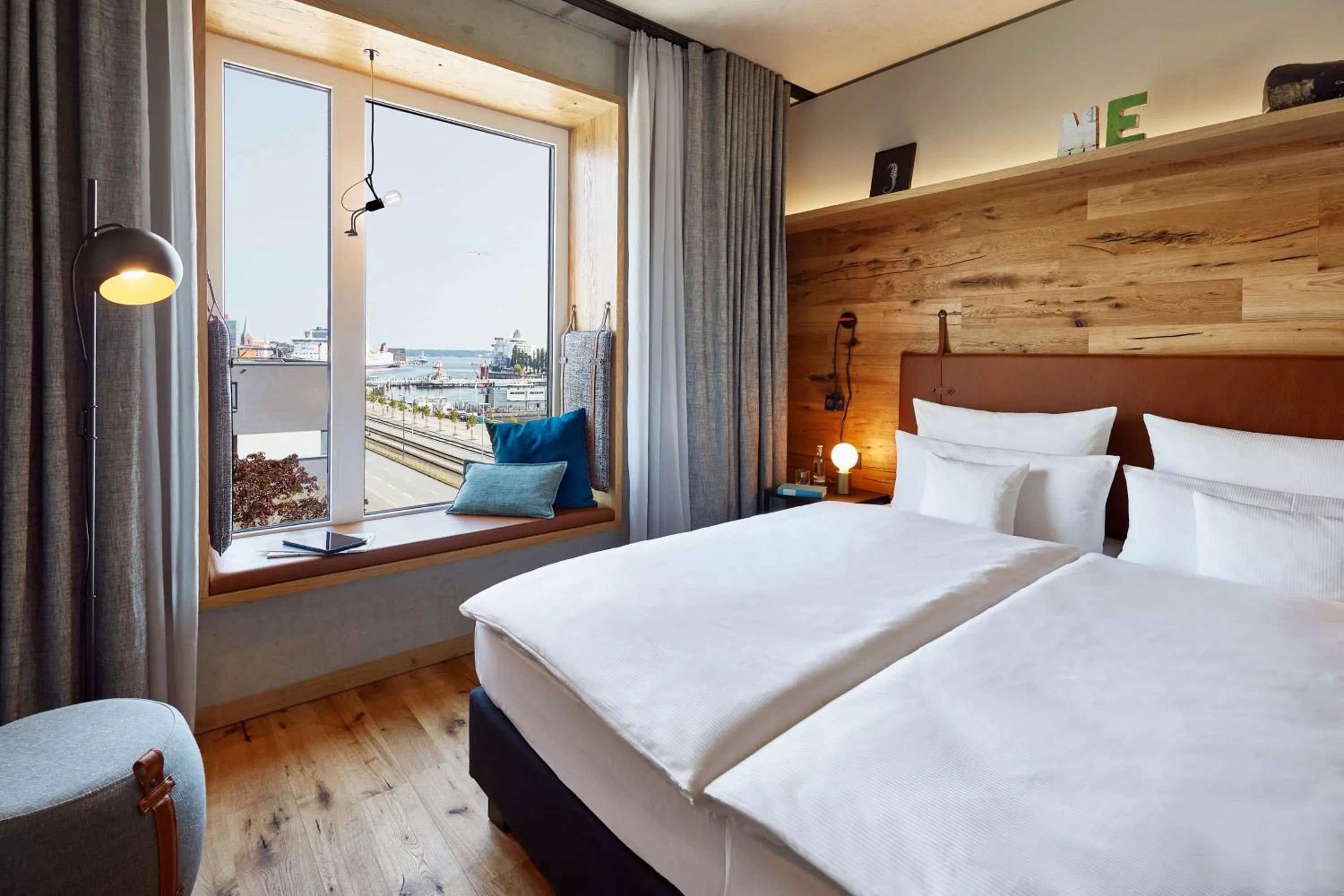 Bedroom, Bed in Me and All Hotel Kiel, by Hyatt