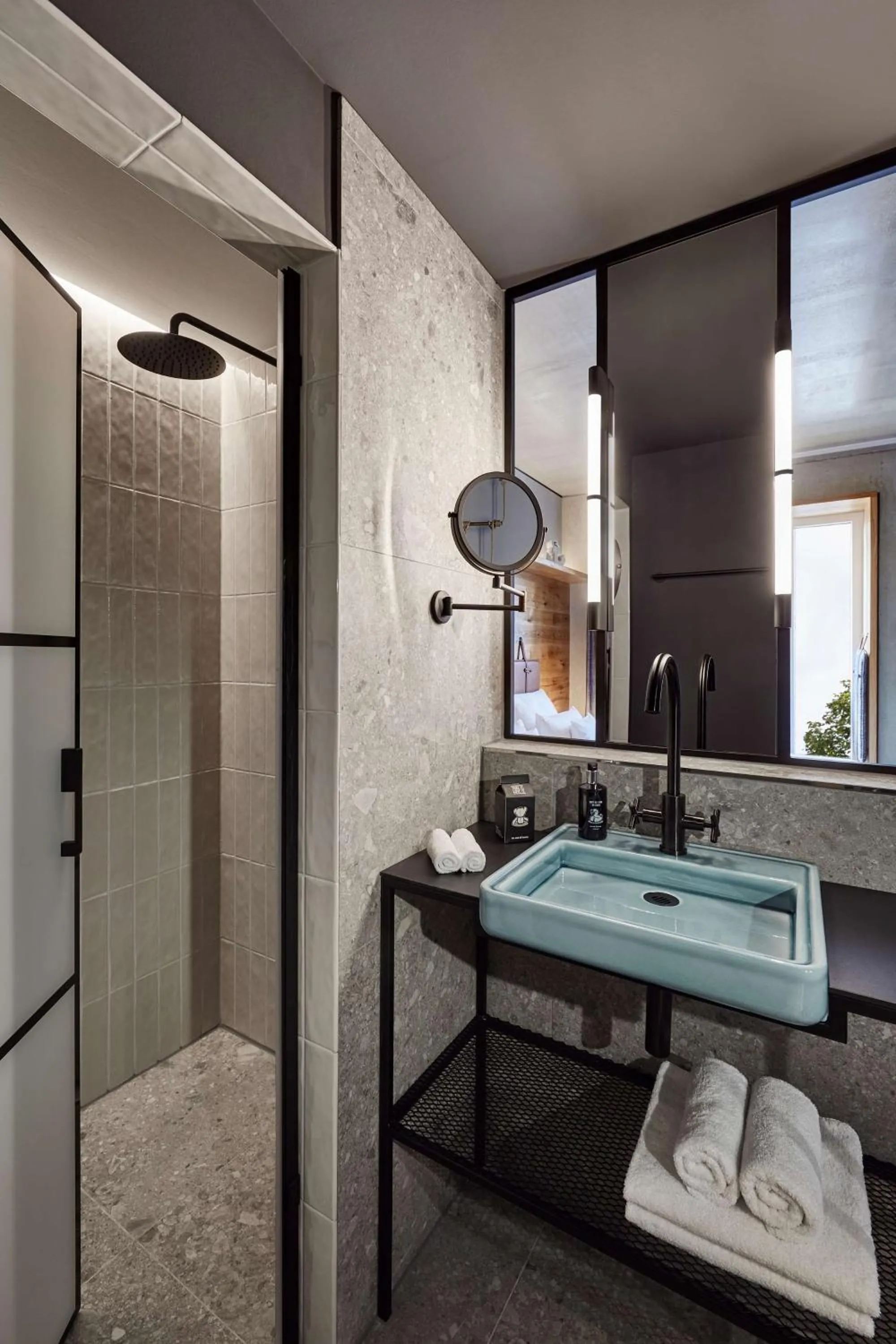 Bathroom, Bed in Me and All Hotel Kiel, by Hyatt