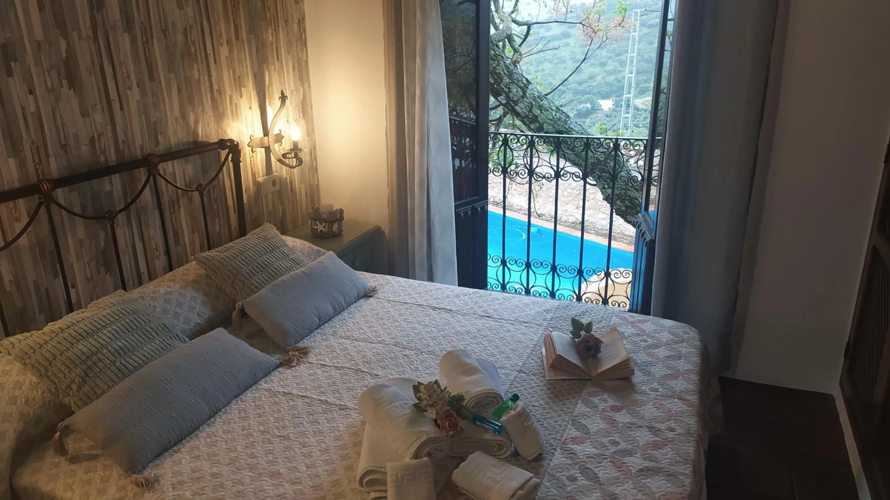 Bedroom, Bed in Cortijo Molino los Justos