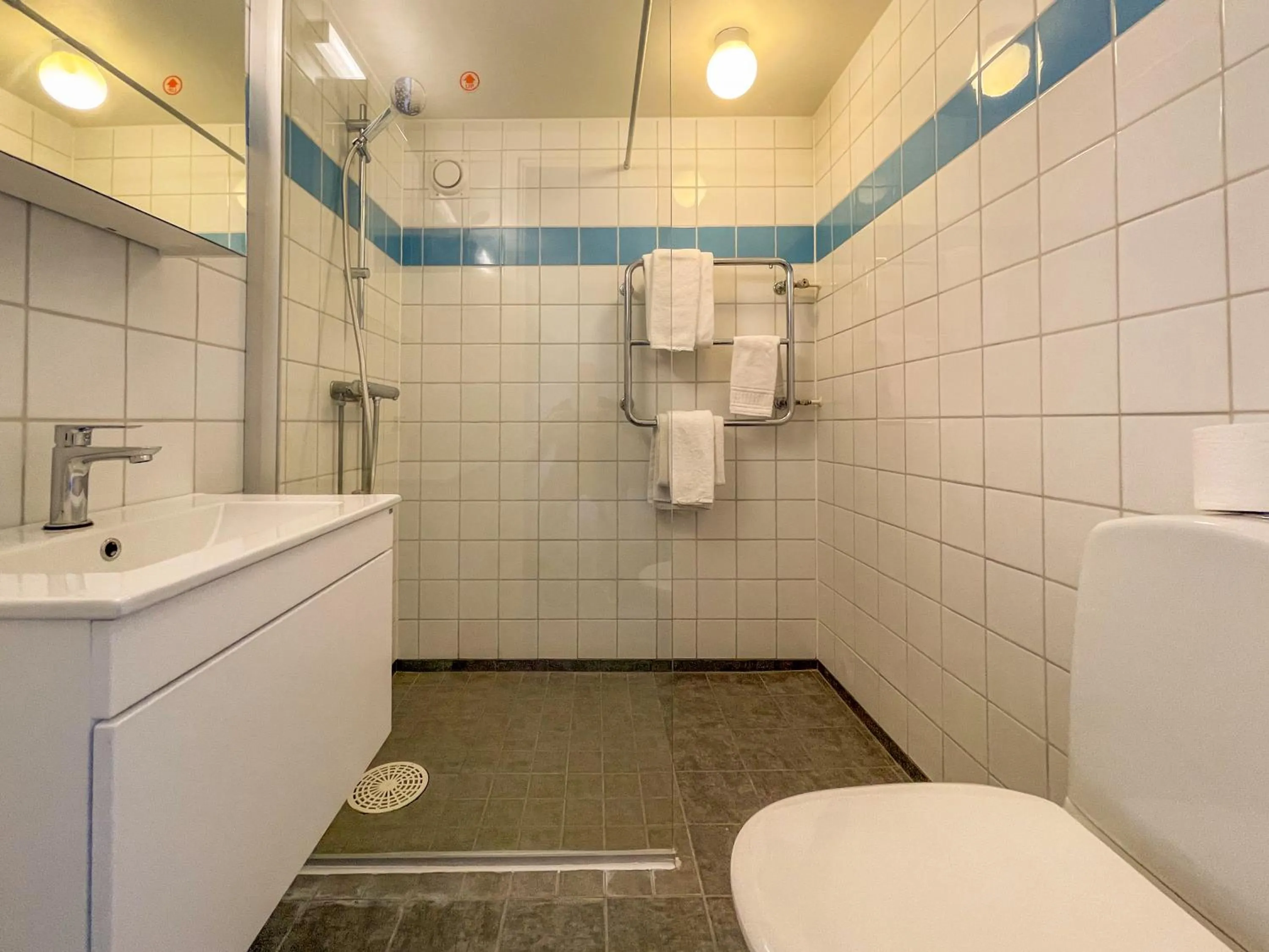 Shower in Halmstad Hotel Apartments
