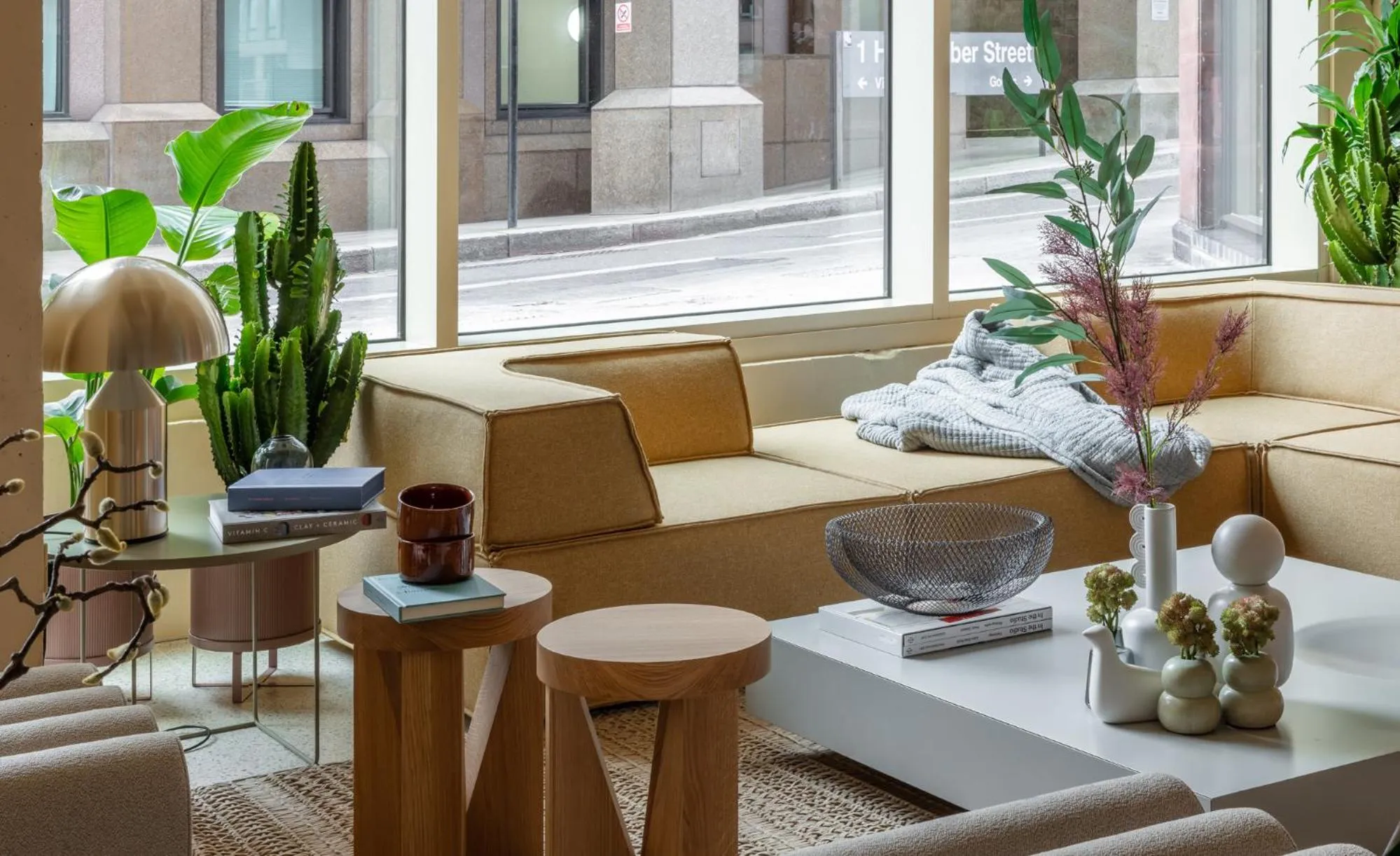 Lounge or bar in Locke at Broken Wharf