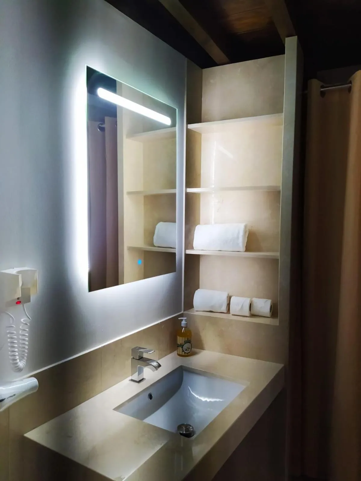 Bathroom in ISA Granada