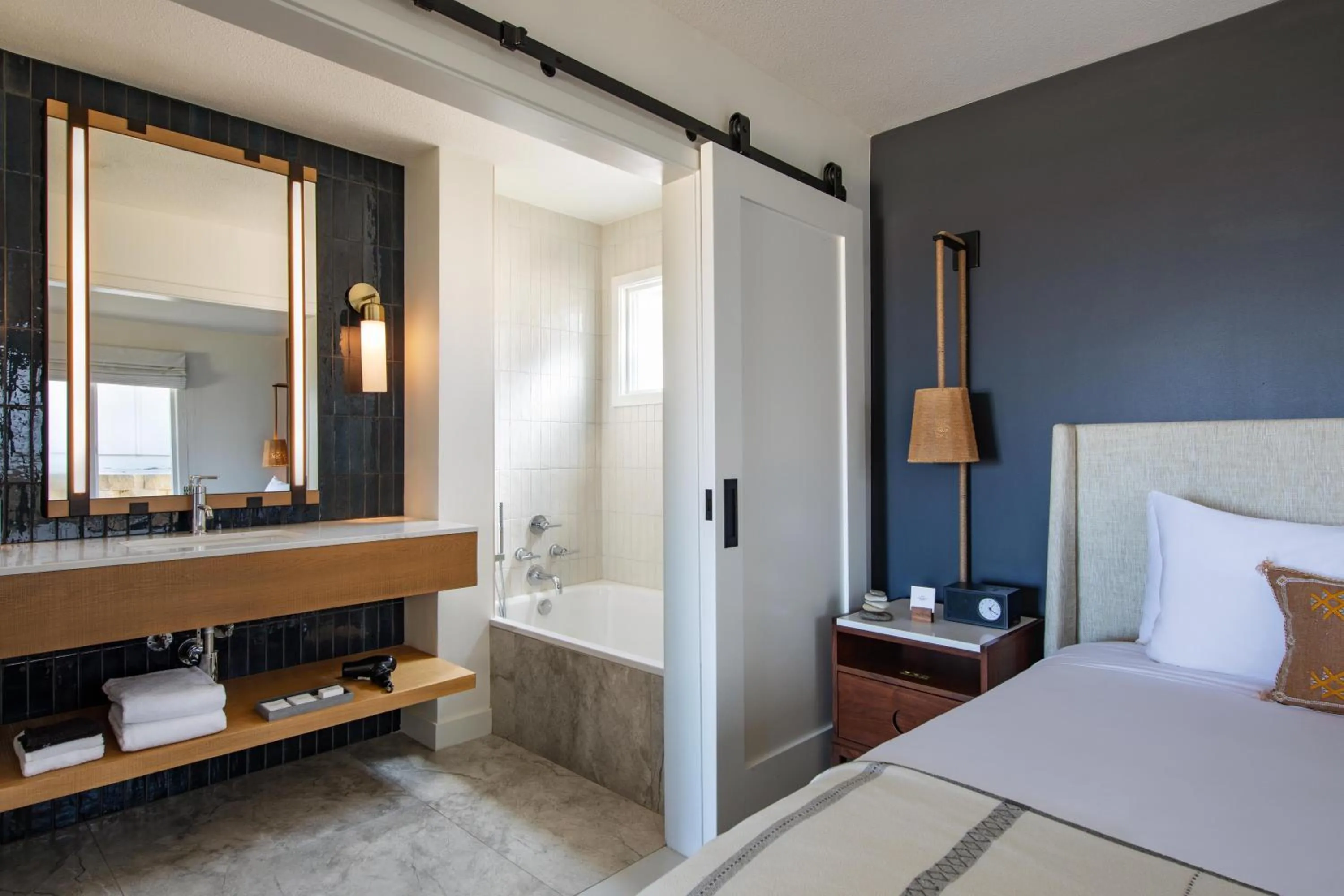 Bathroom, Bed in Sanctuary Beach Resort