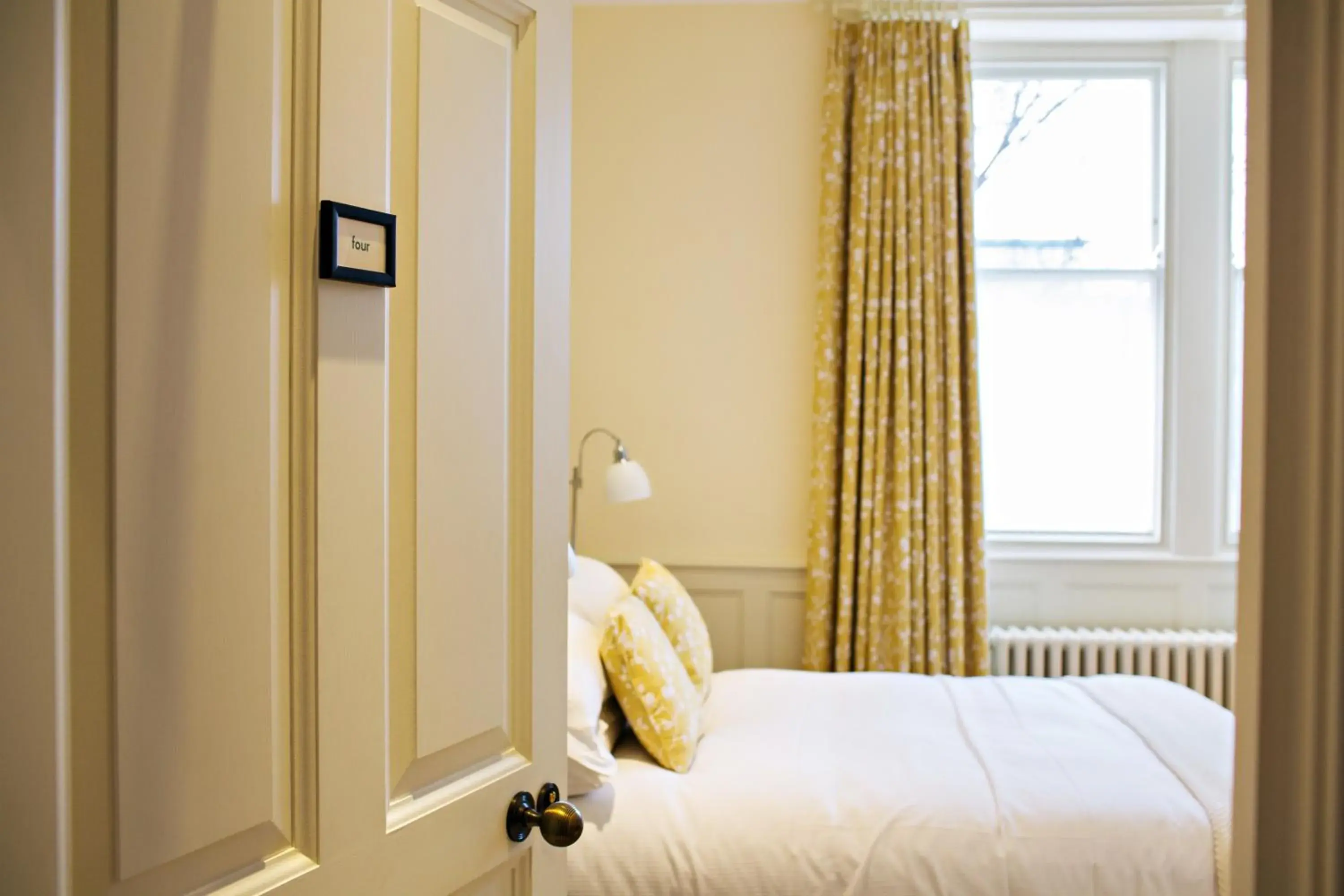 Standard Double Room in Houndgate Townhouse Standard Double Room in Houndgate Townhouse