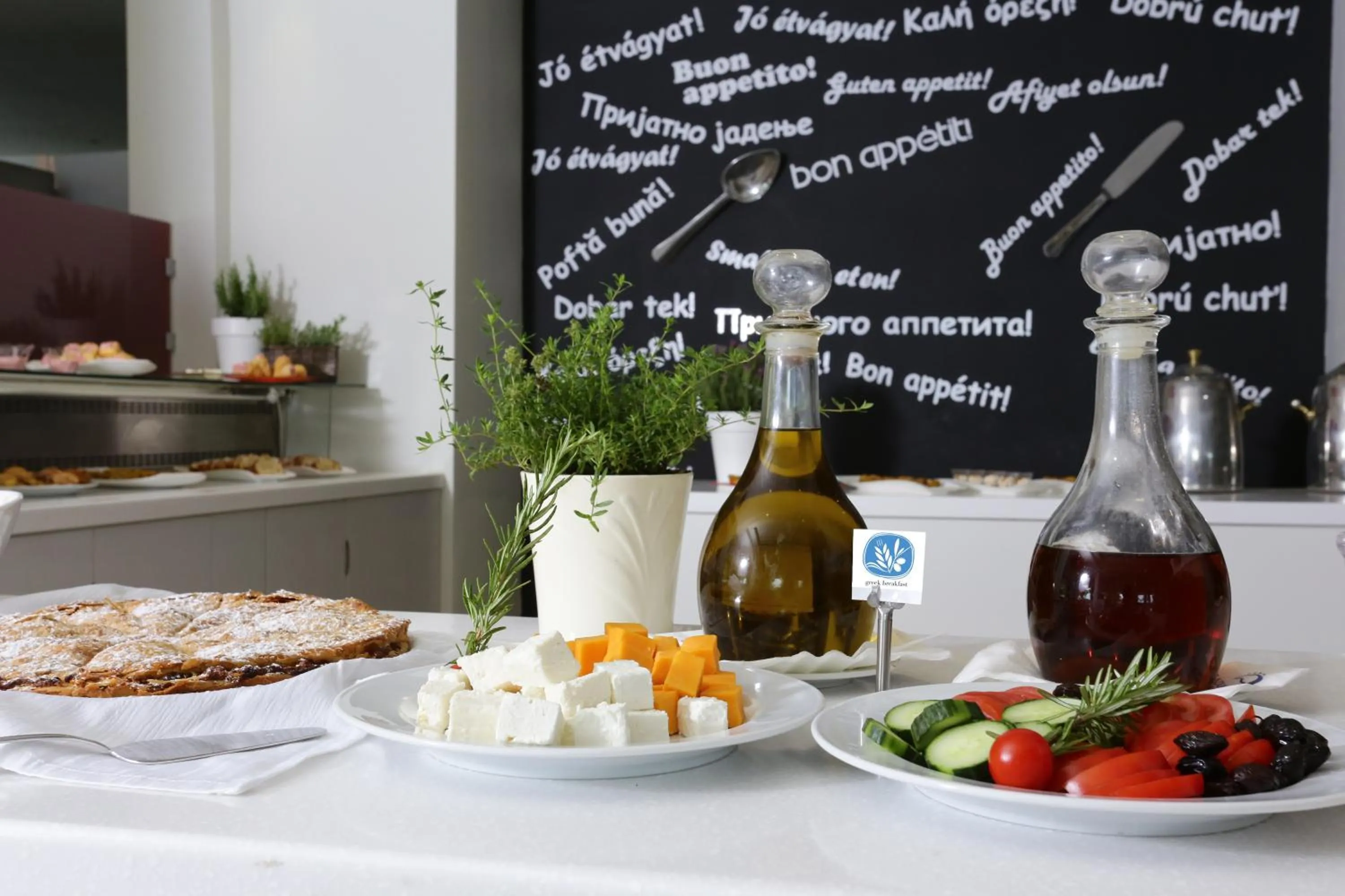 Breakfast in Alexandra Elegance Bridging Generations