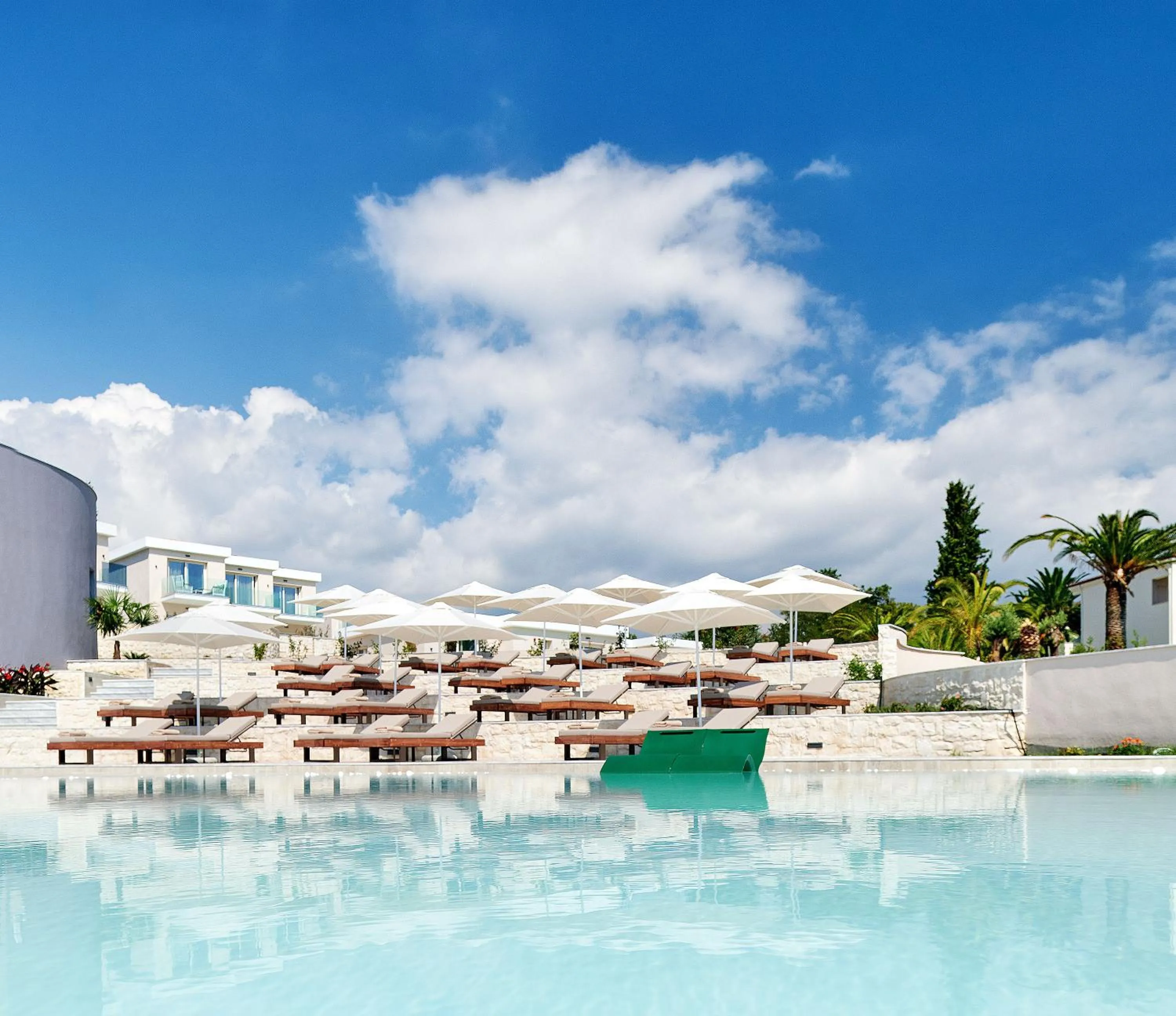 Patio in Alexandra Elegance Bridging Generations