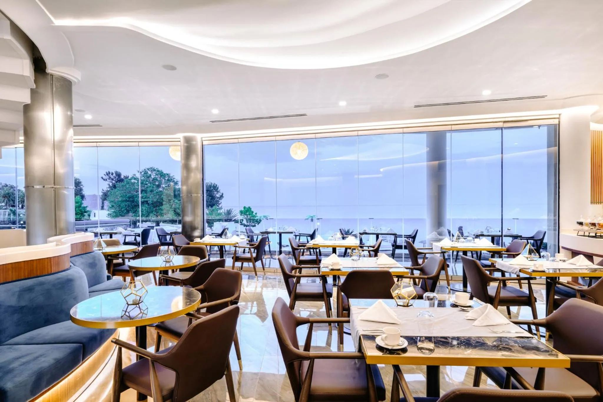 Restaurant/places to eat in Alexandra Elegance Bridging Generations