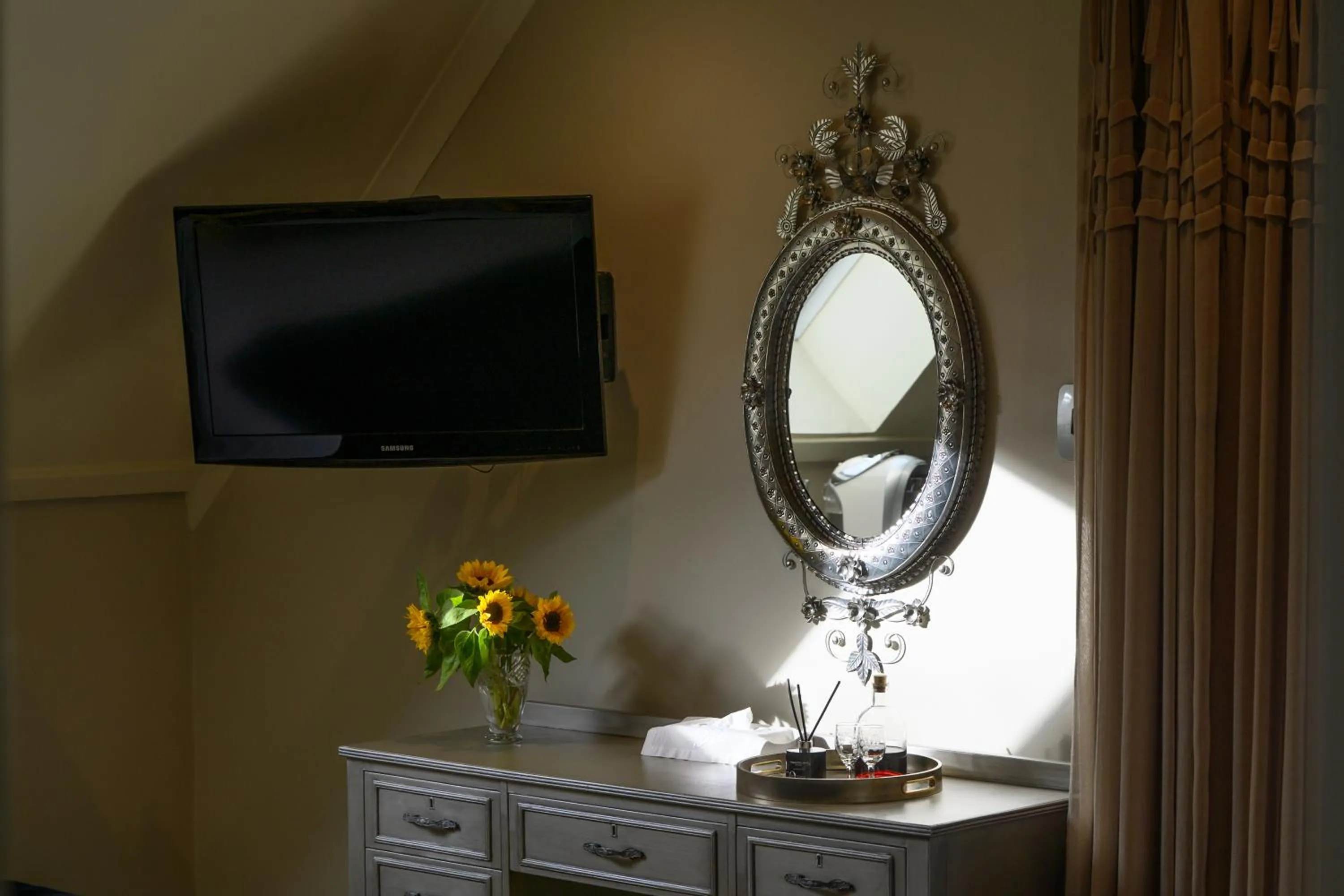 TV and multimedia in Baruch Guest House Rhodes