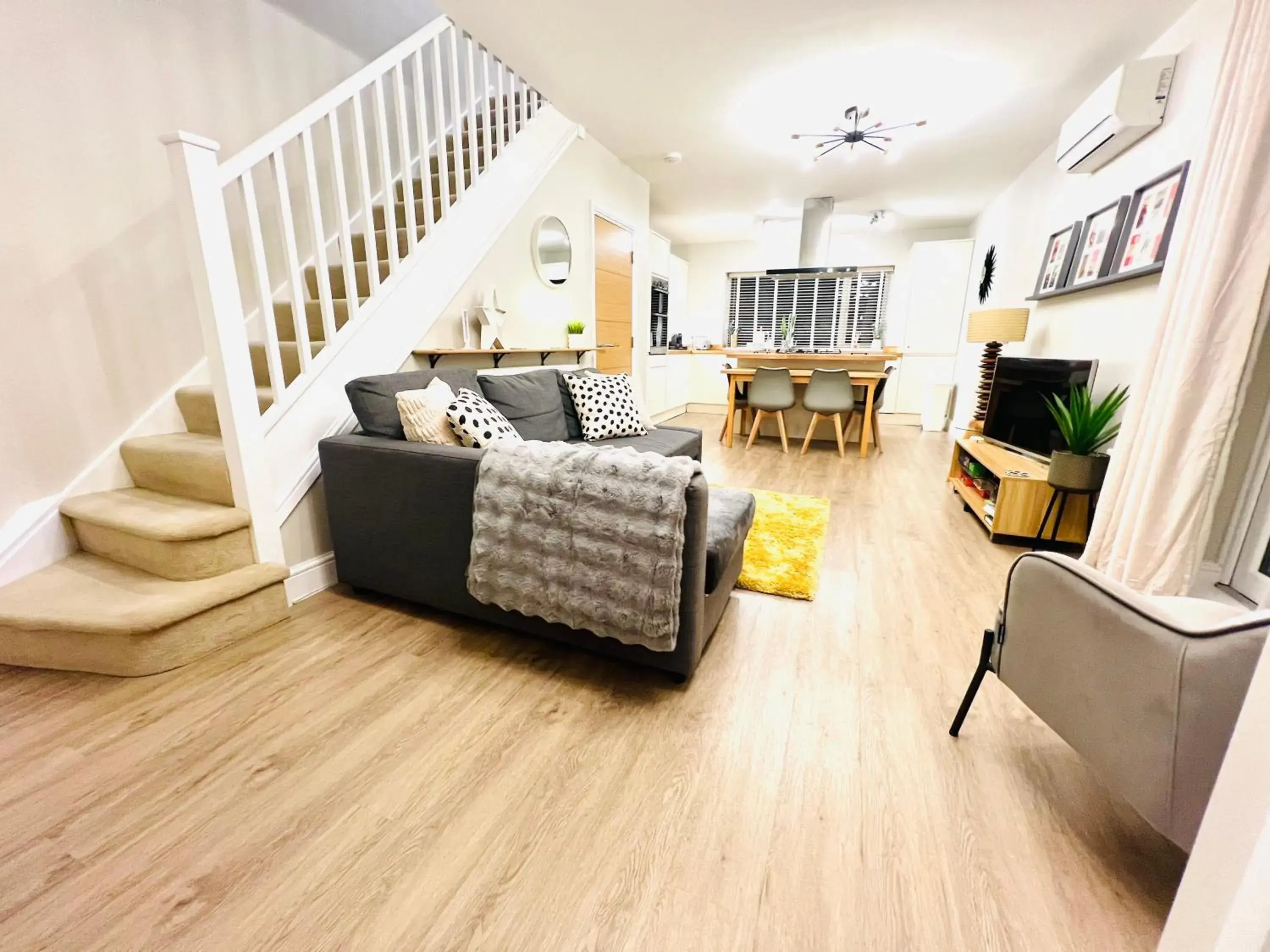 Margate Duplex with Private Terrace Air Conditioning The Duplex Margate Duplex with Private Terrace Air Conditioning The Duplex