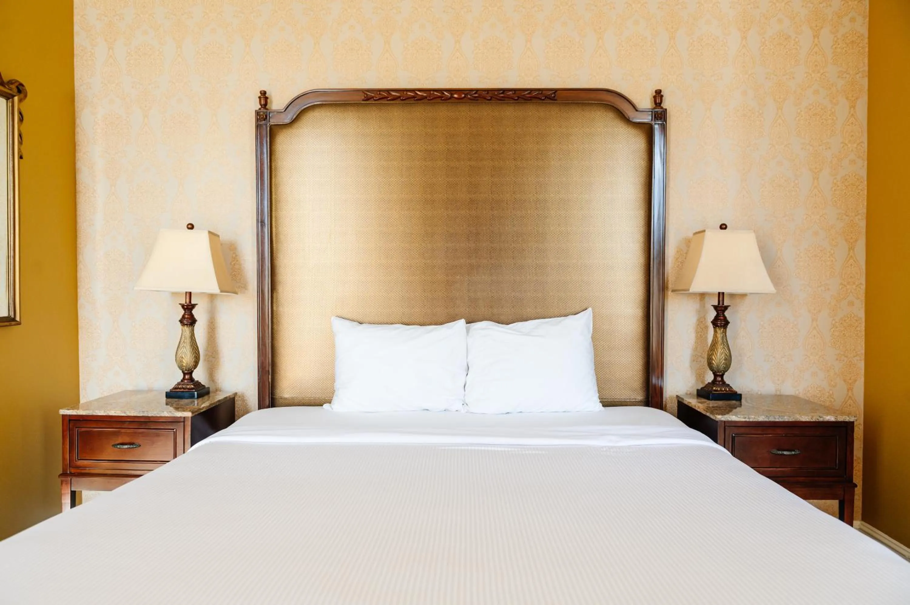 Bed in The Lafayette New Orleans By Kasa Living