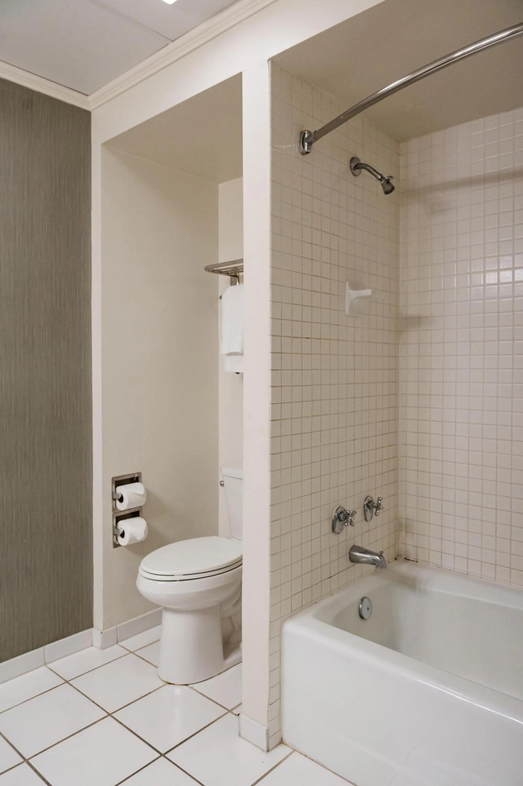 Shower in The Lafayette New Orleans By Kasa Living