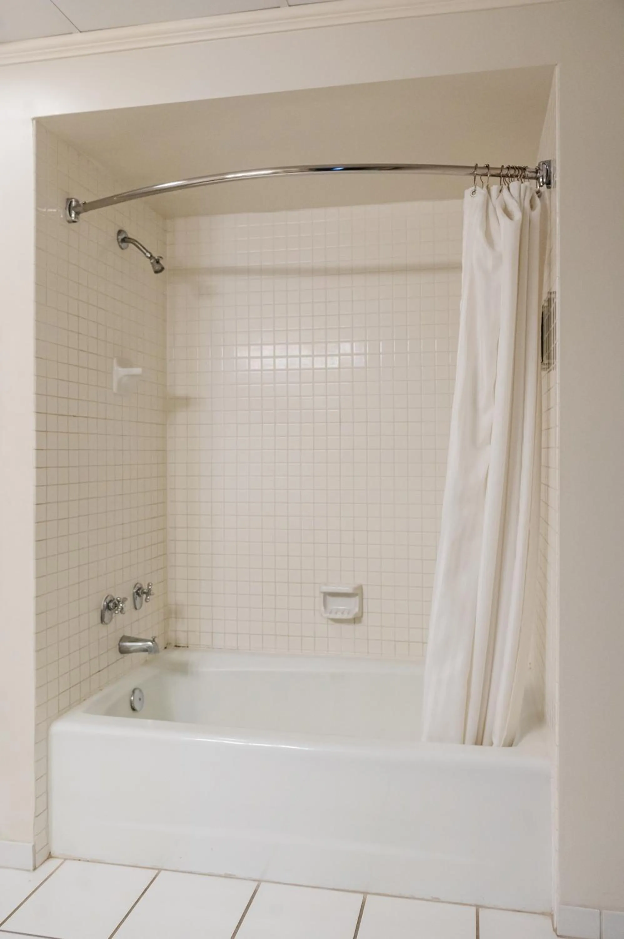 Shower in The Lafayette New Orleans By Kasa Living