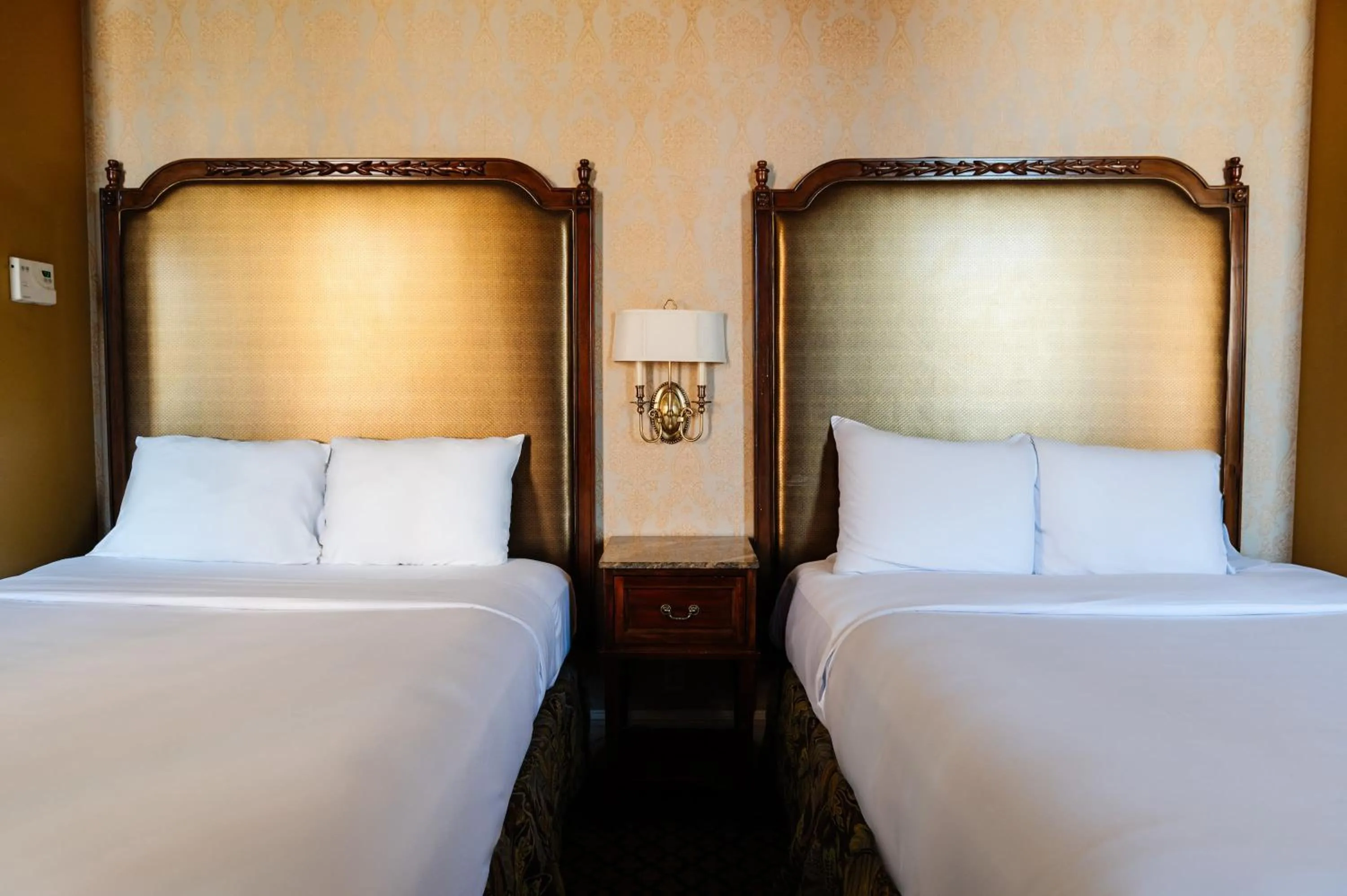 Property building, Bed in The Lafayette New Orleans By Kasa Living