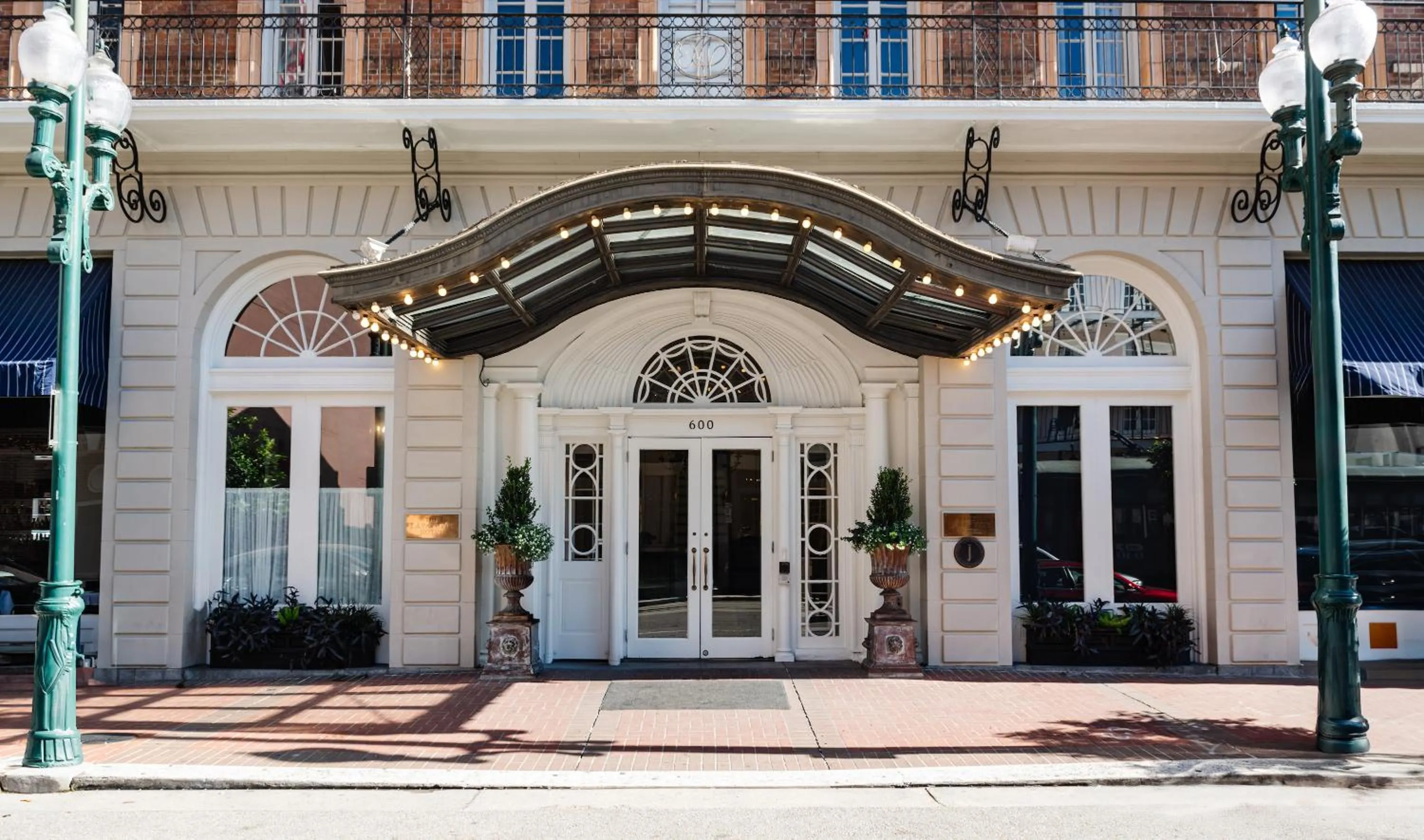 Facade/entrance in The Lafayette New Orleans By Kasa Living