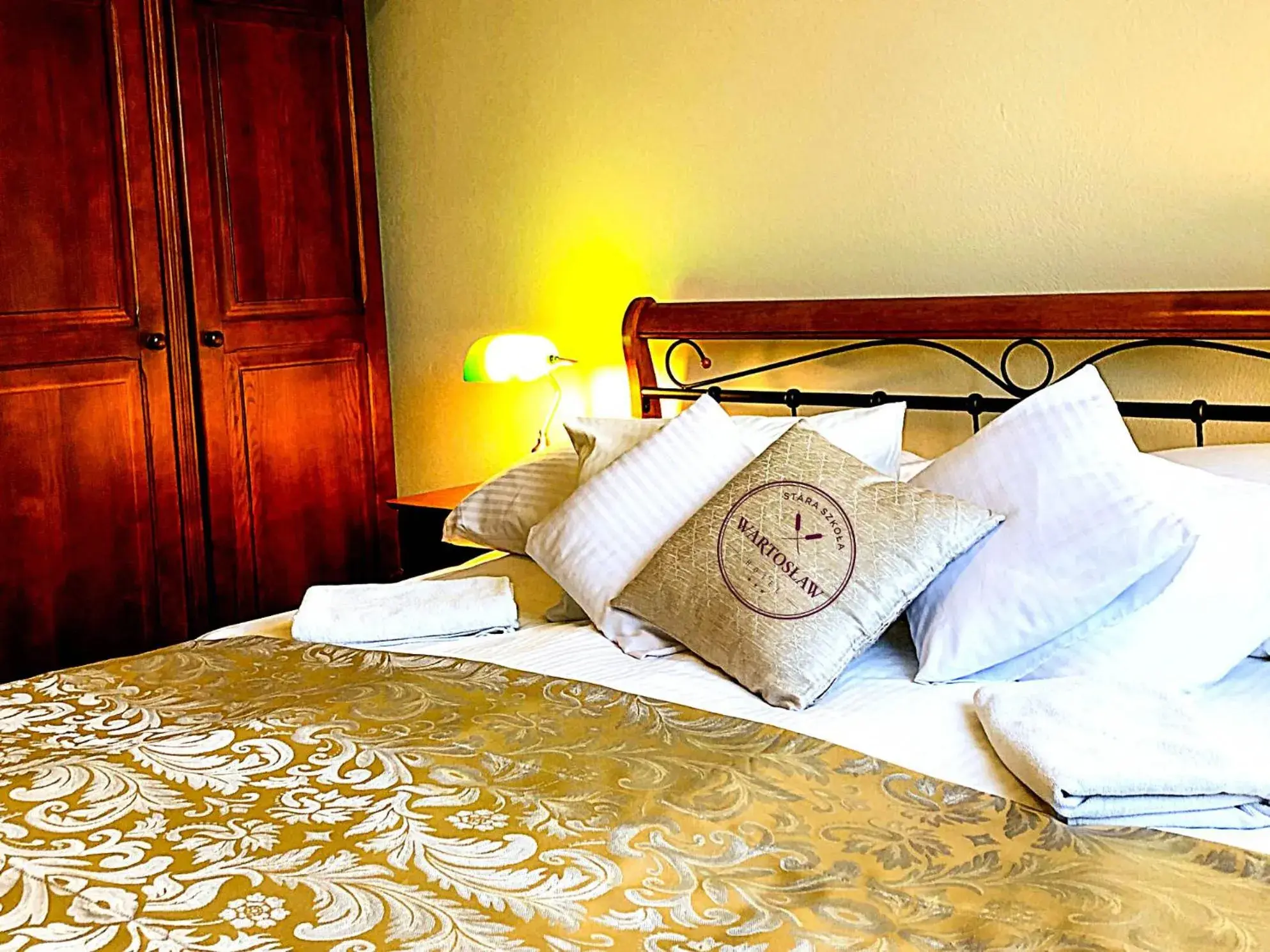 Standard King Room in Hotel Wartosław Standard King Room in Hotel Wartosław