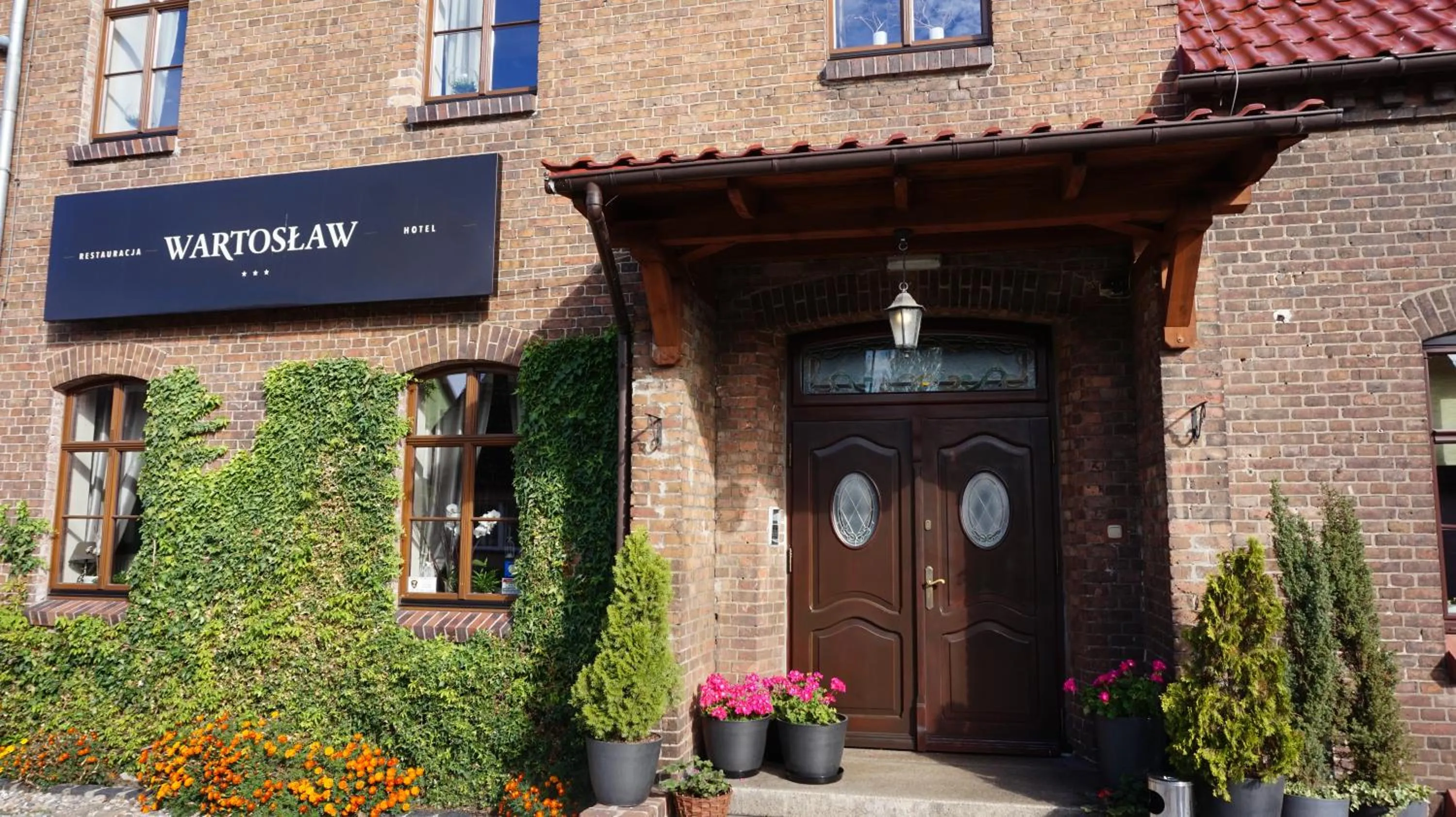 Facade/entrance in Stara Szkoła Boutique Hotel