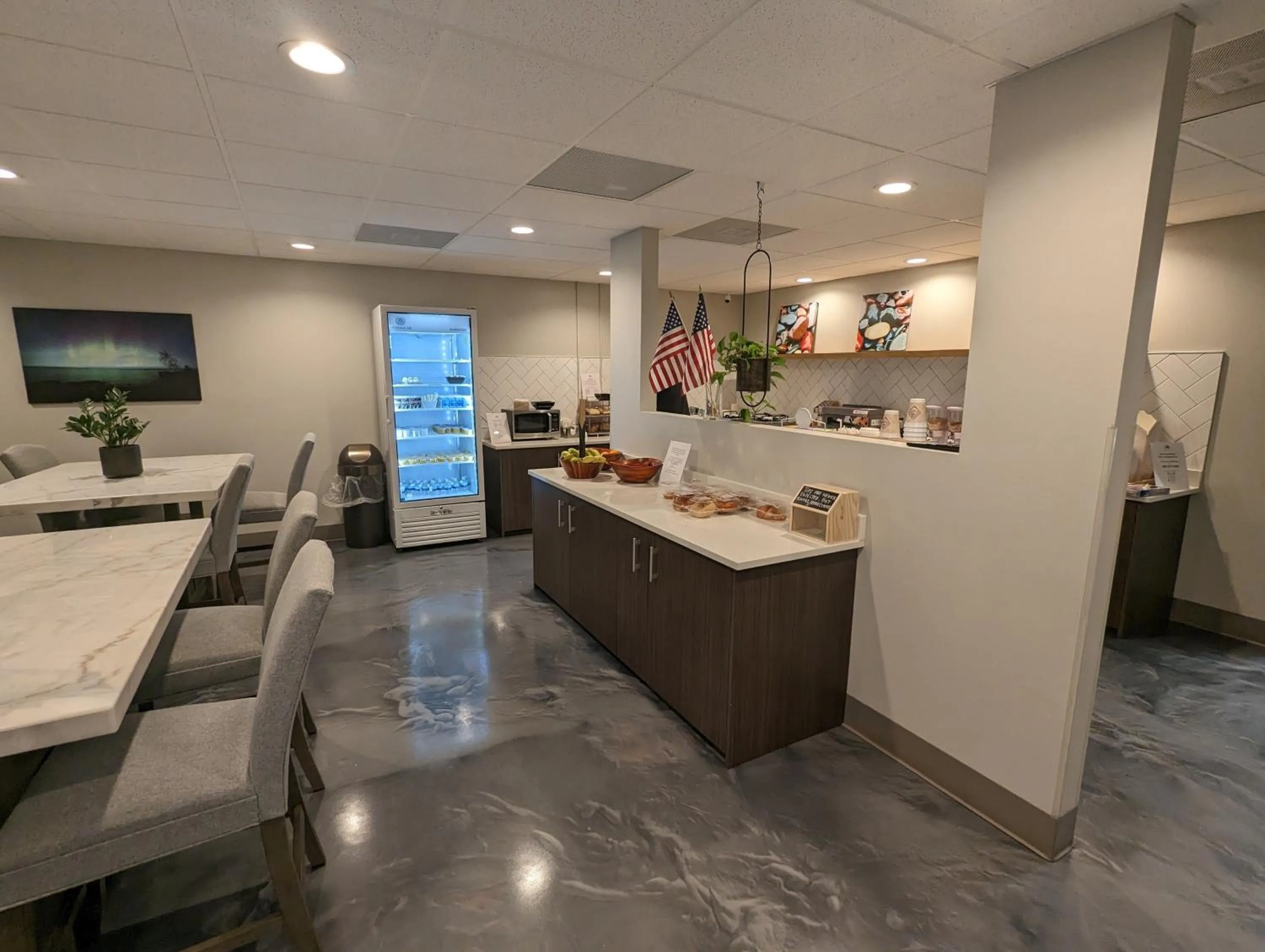 Restaurant/places to eat in Superior Stay Hotel