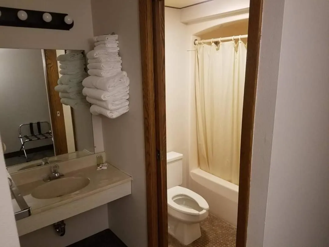Bathroom in Northern Lights Inn