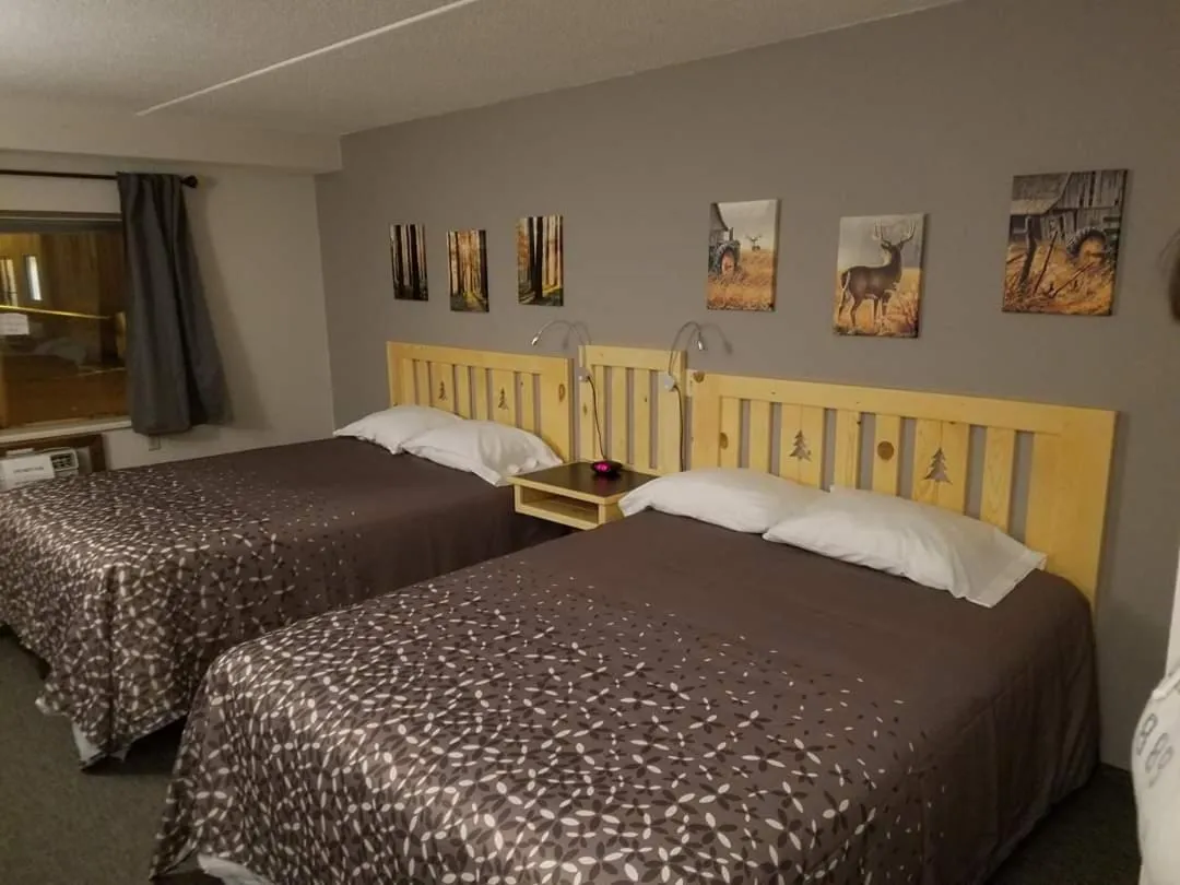 Bed in Northern Lights Inn