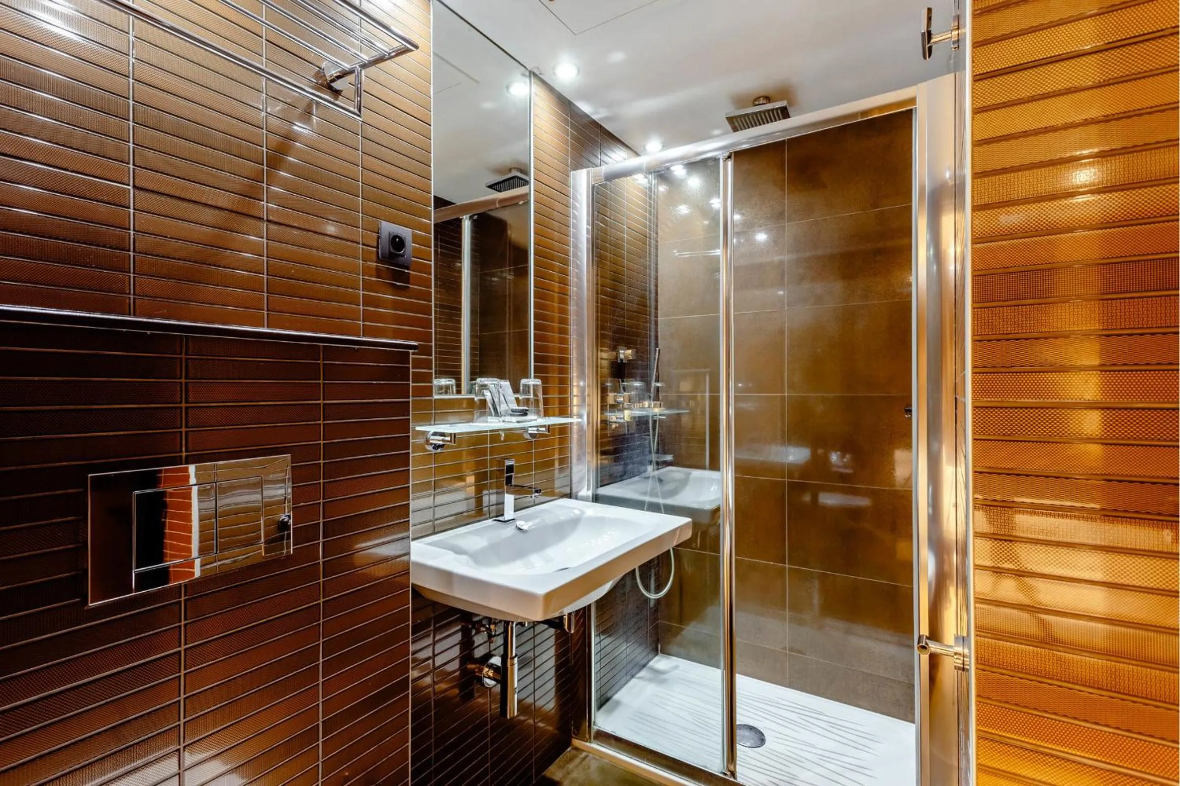 Bathroom in L'Adresse