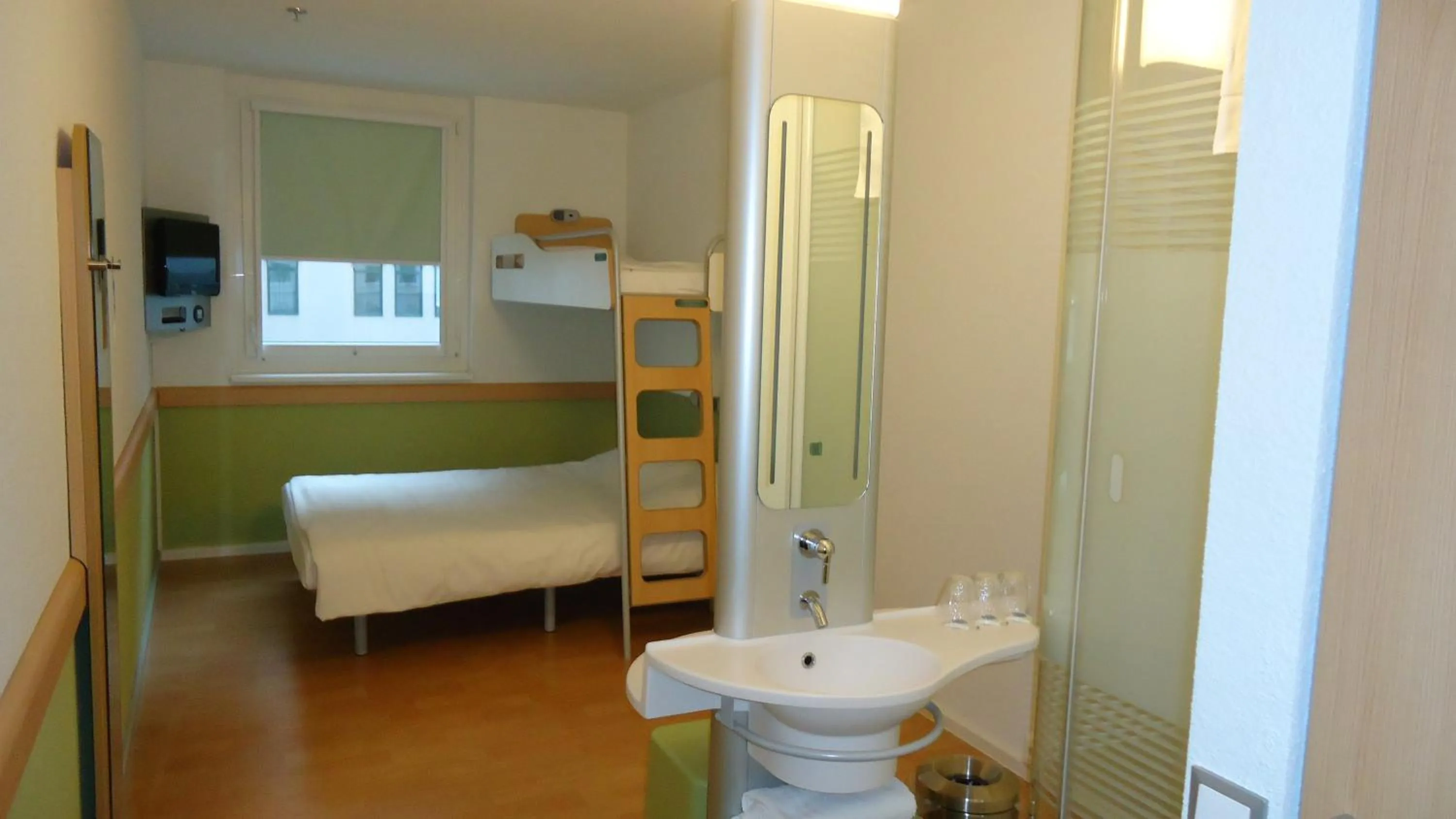Bed in Ibis budget Wien Messe