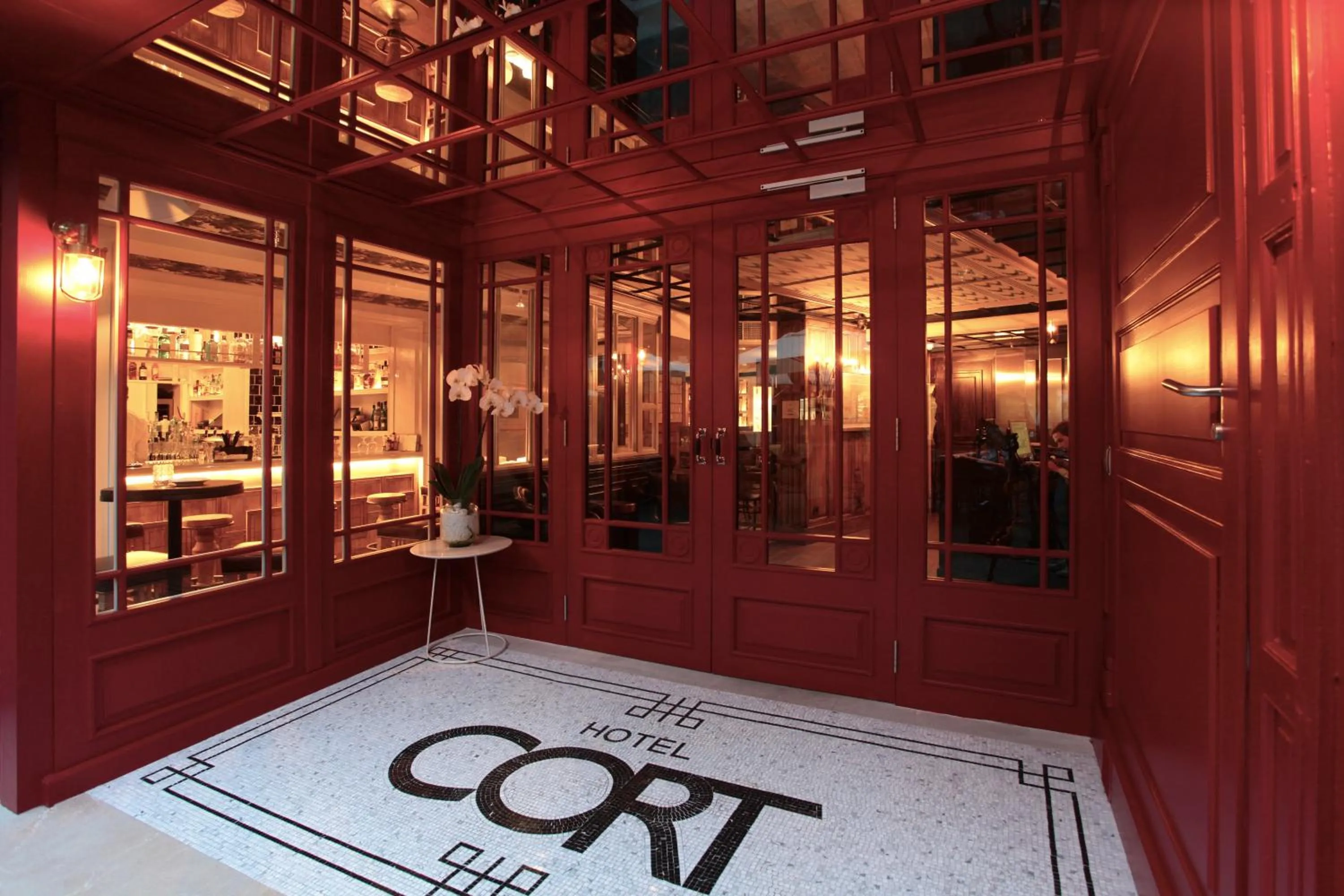 Facade/entrance in Hotel Cort