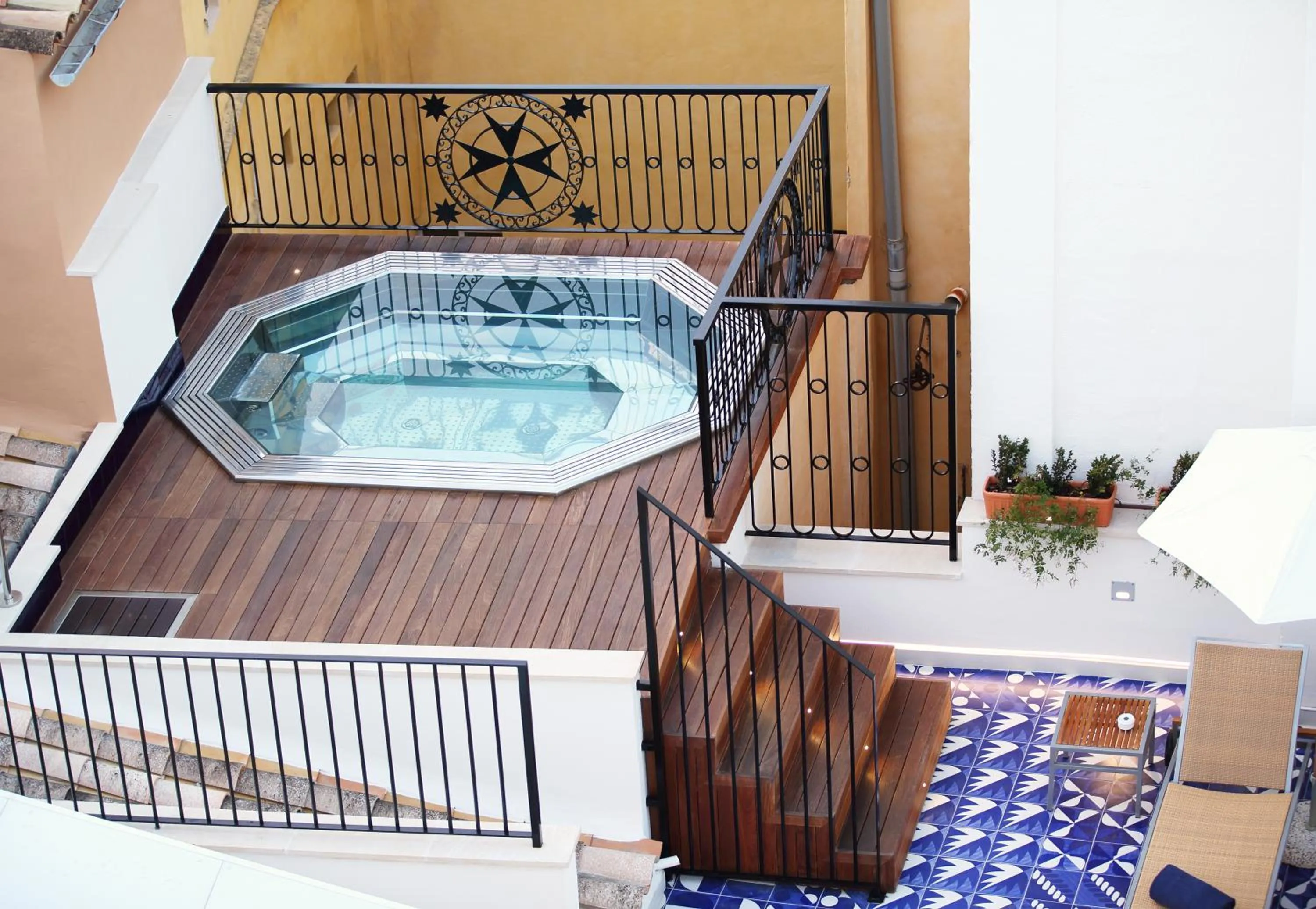 Swimming pool in Hotel Cort