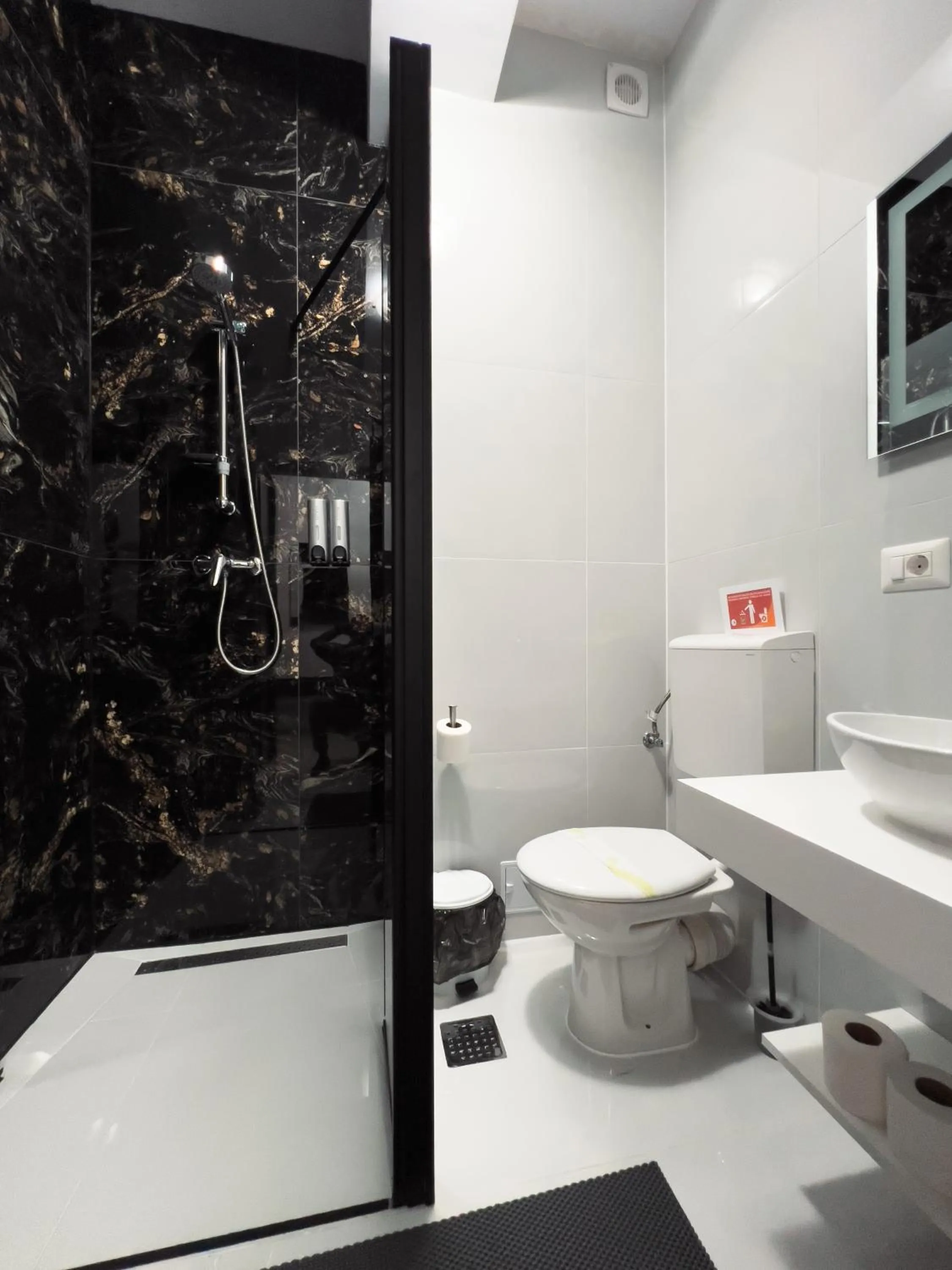 Shower in Chalet 173