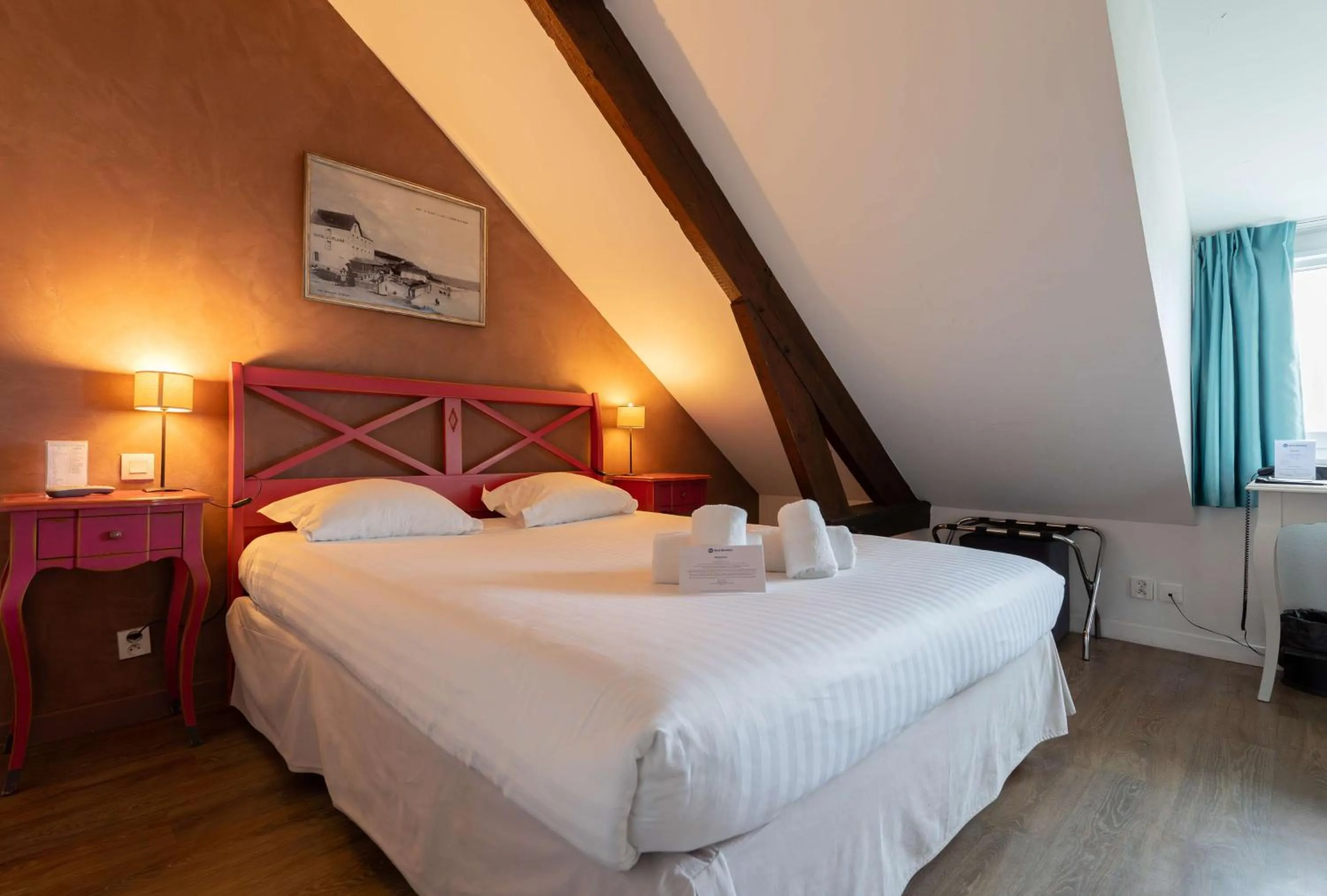 Bedroom, Bed in Best Western Hotel De La Plage Saint Marc sur Mer