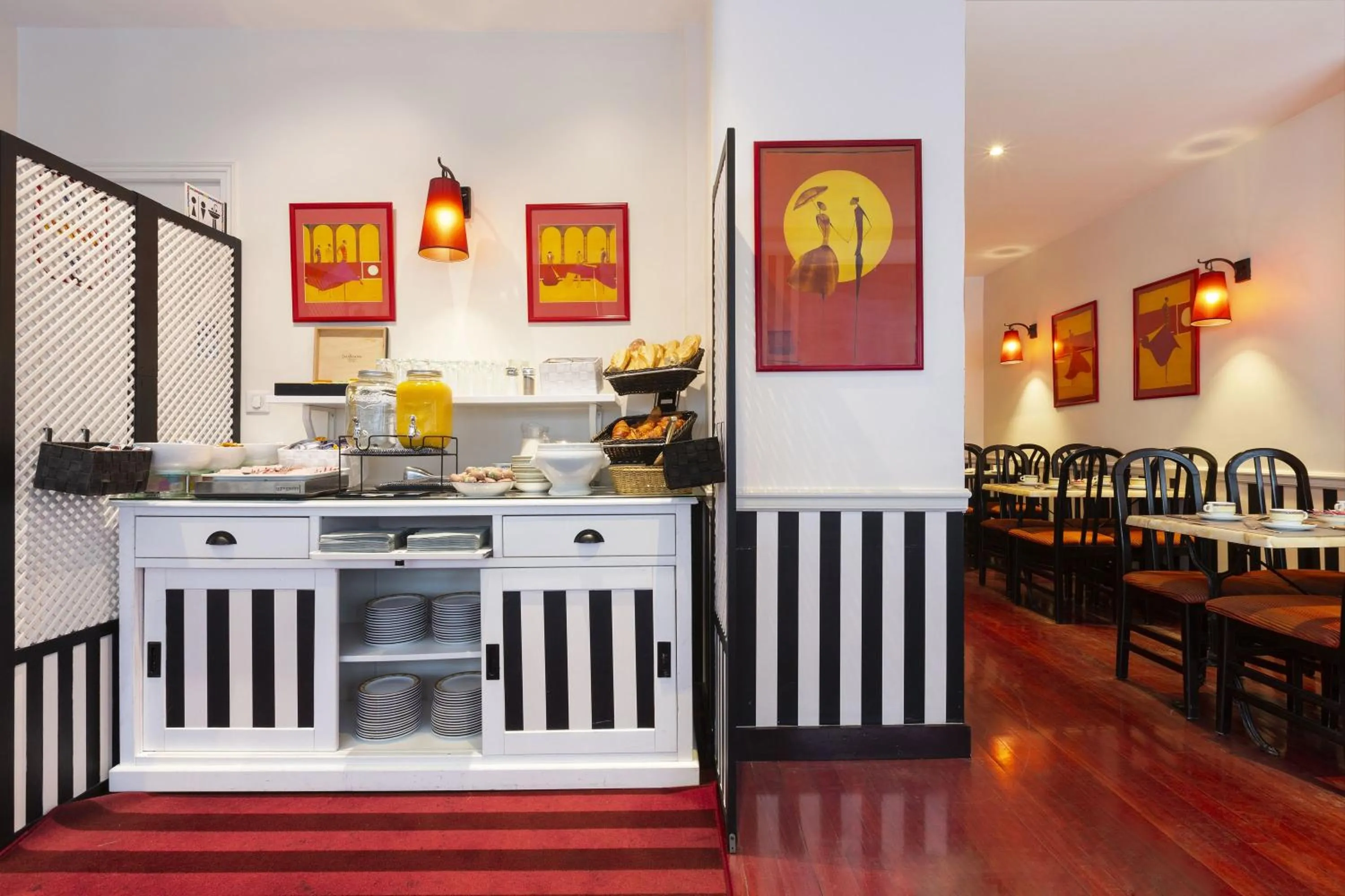 Buffet breakfast in Maison Du Pré