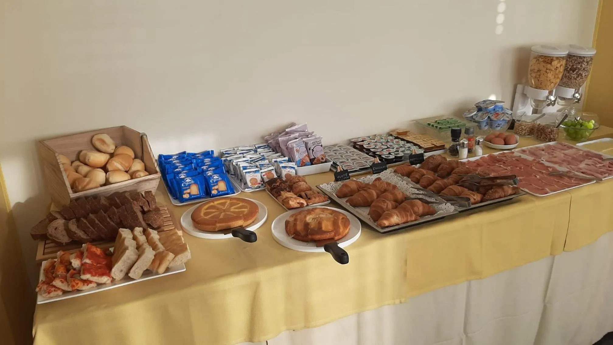 Buffet breakfast in Hotel Robinia